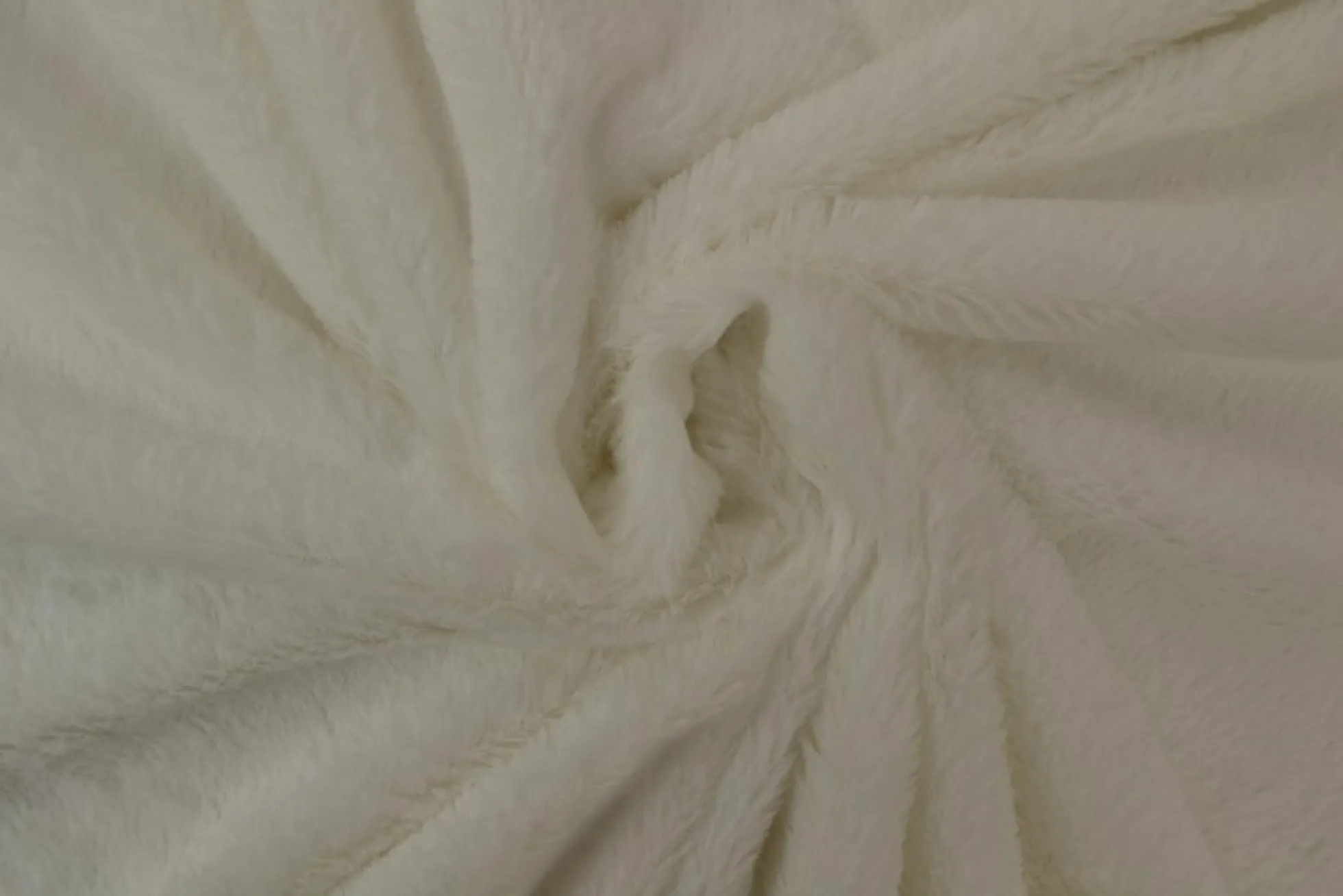 Bont kortharig (pluche) – Gebroken wit
