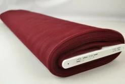 Brandvertragende tule – Bordeaux 300cm breed