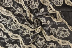 Broderie jeanslook – Black botanic heirloom