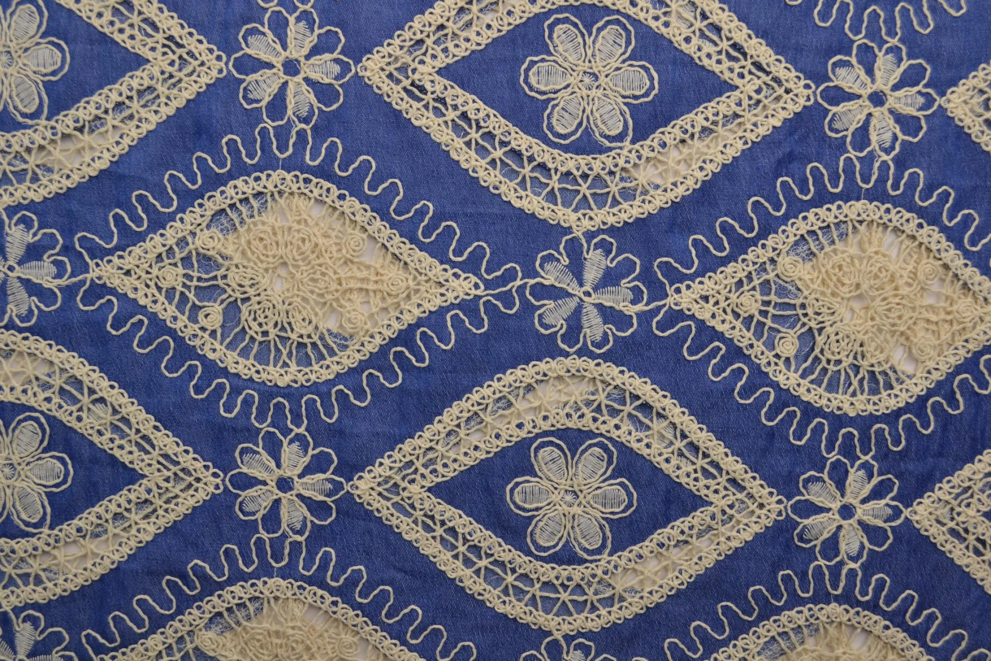 Broderie jeanslook – Blue vintage floral