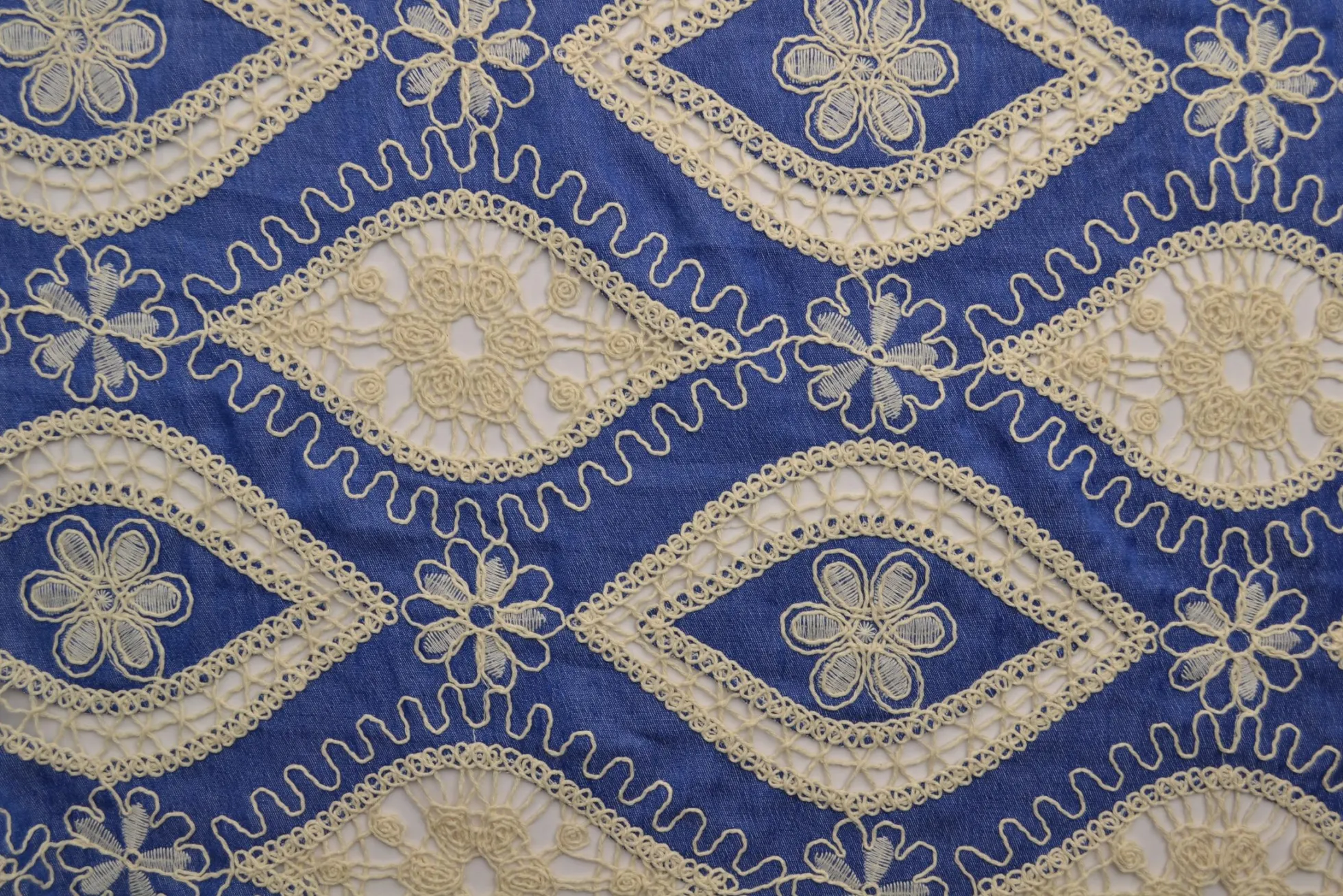 Broderie jeanslook – Blue vintage floral
