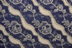 Broderie jeanslook – Dark blue botanic heirloom