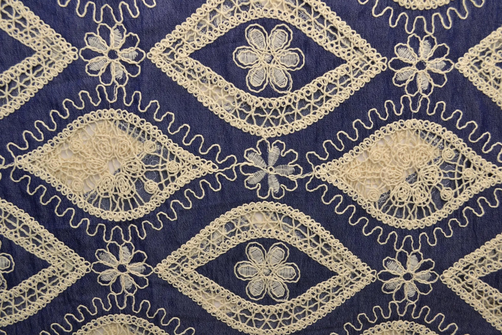 Broderie jeanslook – Dark blue vintage floral