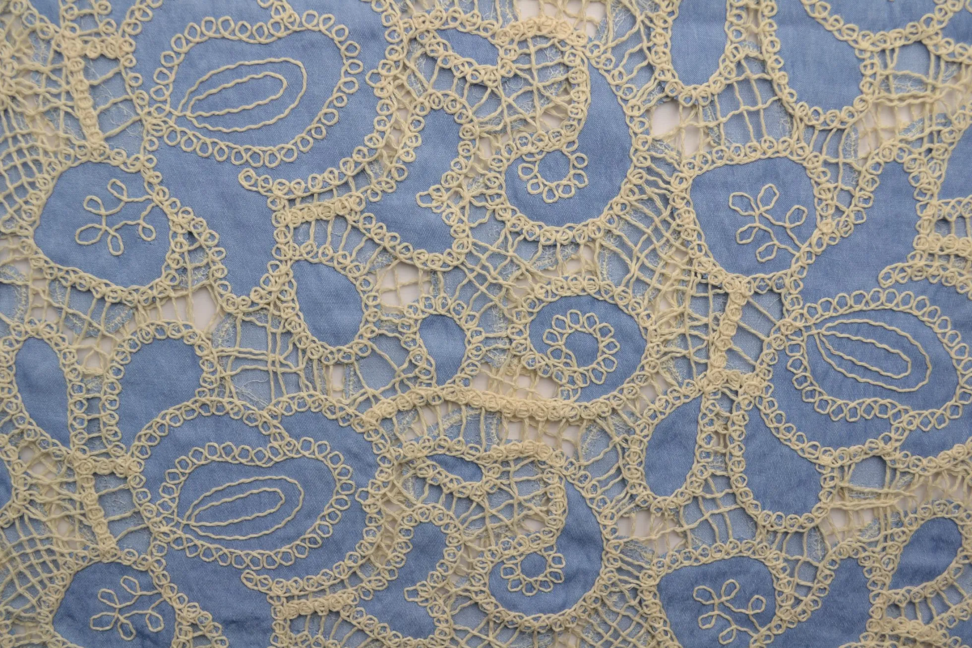 Broderie jeanslook – Light blue blossom