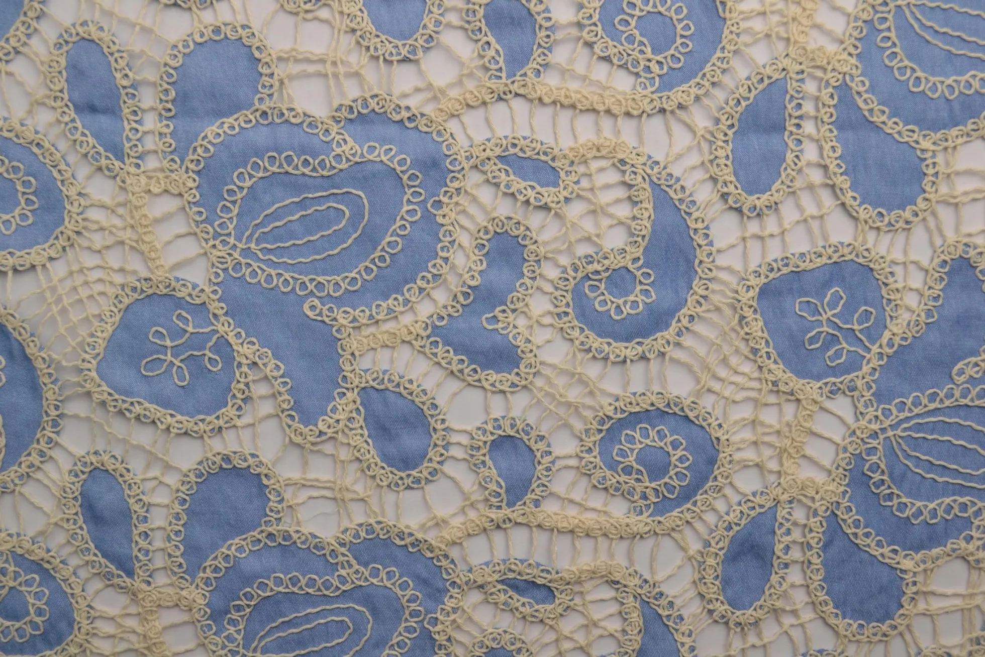 Broderie jeanslook – Light blue blossom