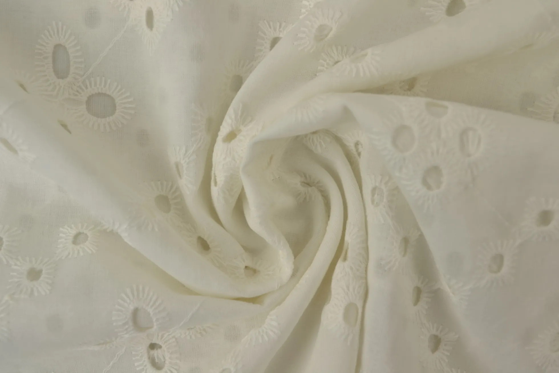 Broderie katoen – Bloemetjes allover