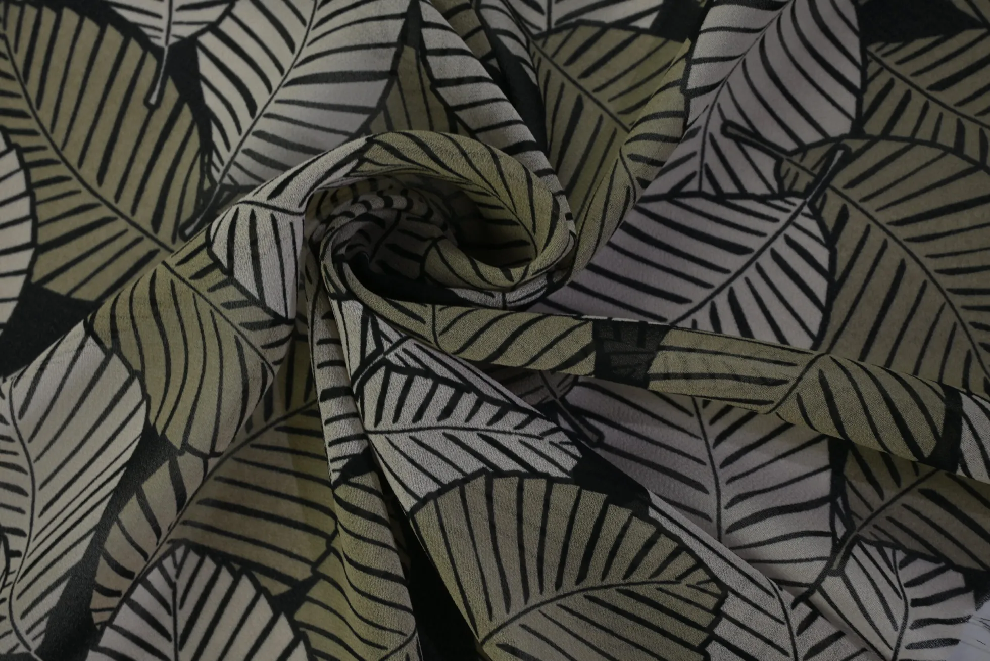 Chiffon – Army green jungleleaves