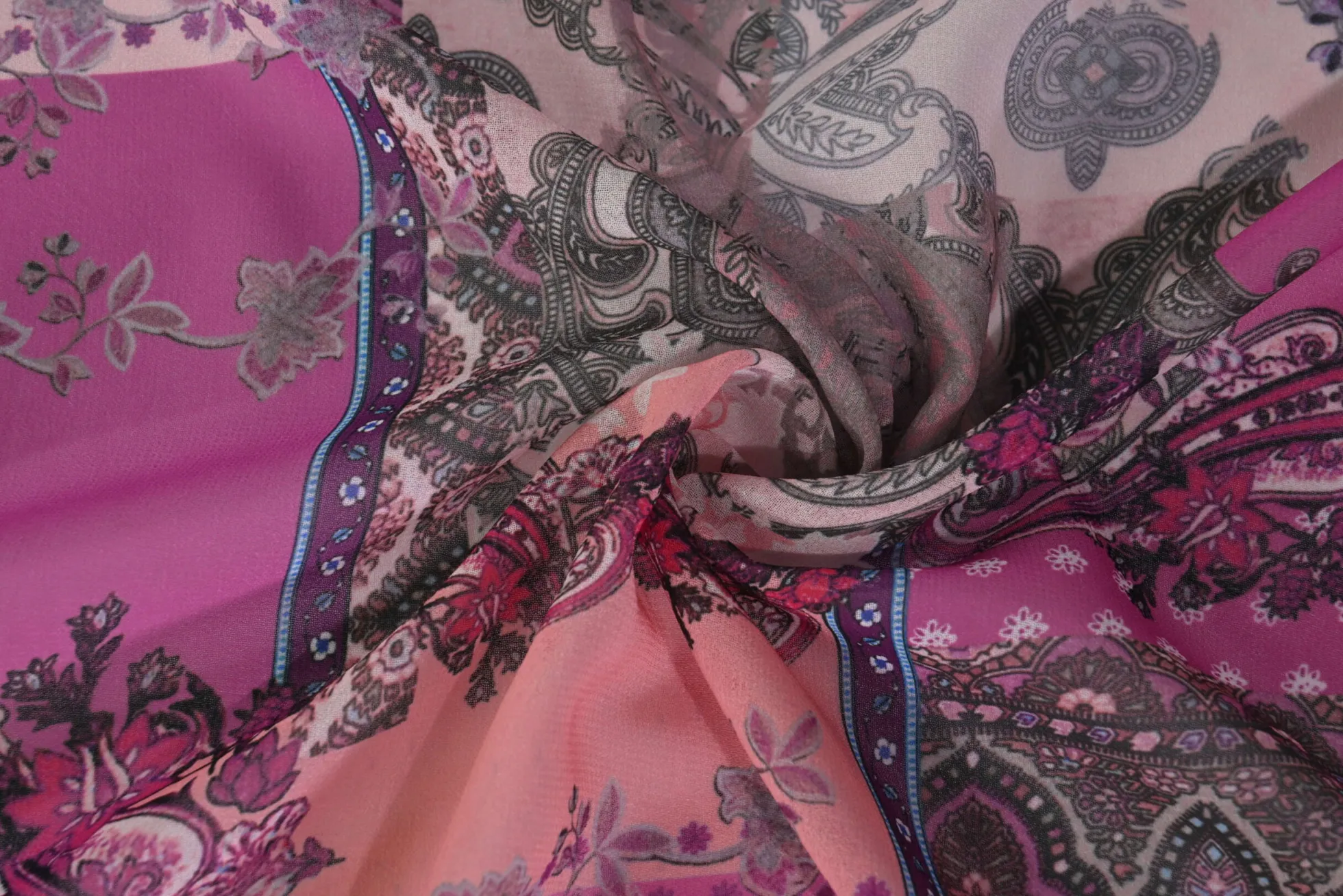 Chiffon – Bohemian paisley pink