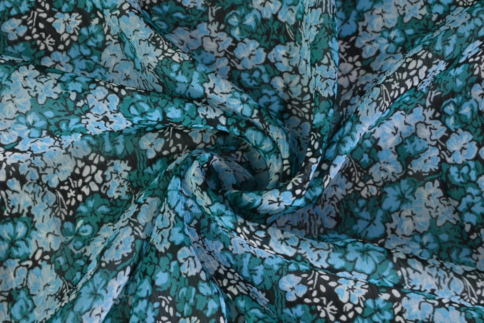 Chiffon – Soft turquoise floral