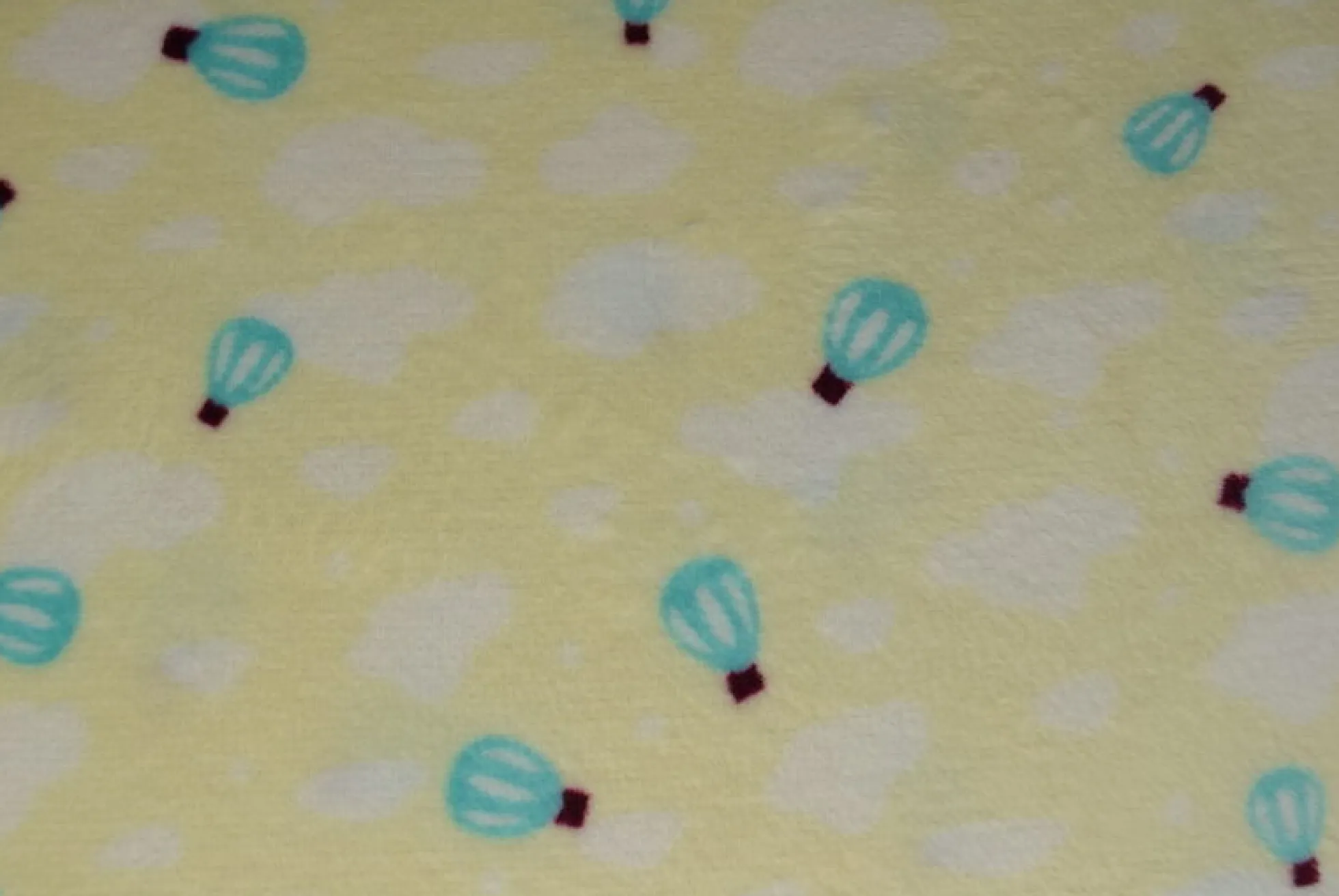 Coral Fleece – Balloons on soft yellow