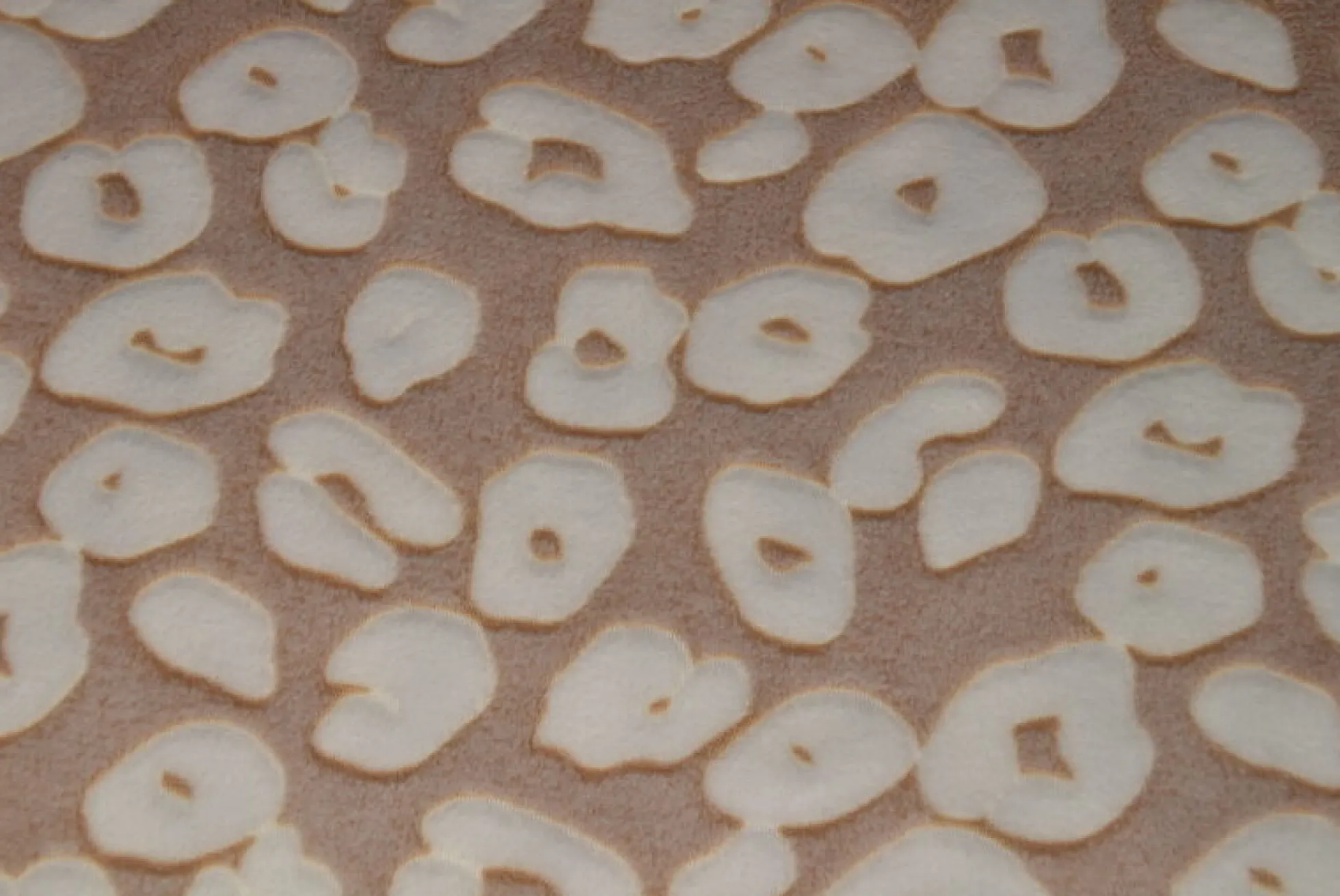 Coral Fleece – Clouds on dark ocher