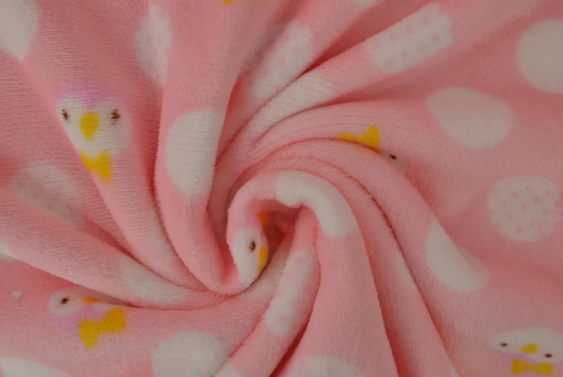 Coral Fleece – Cute chickens & dots pink