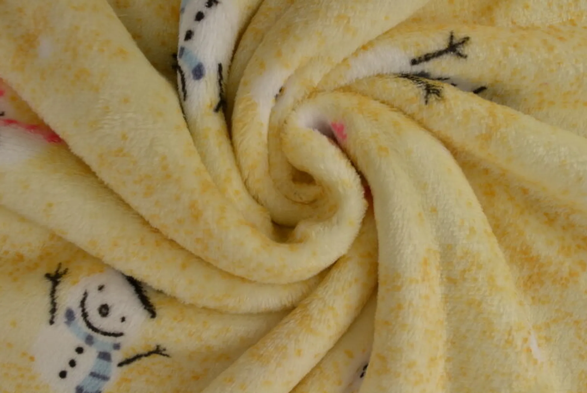 Coral Fleece – Snowman on yellow
