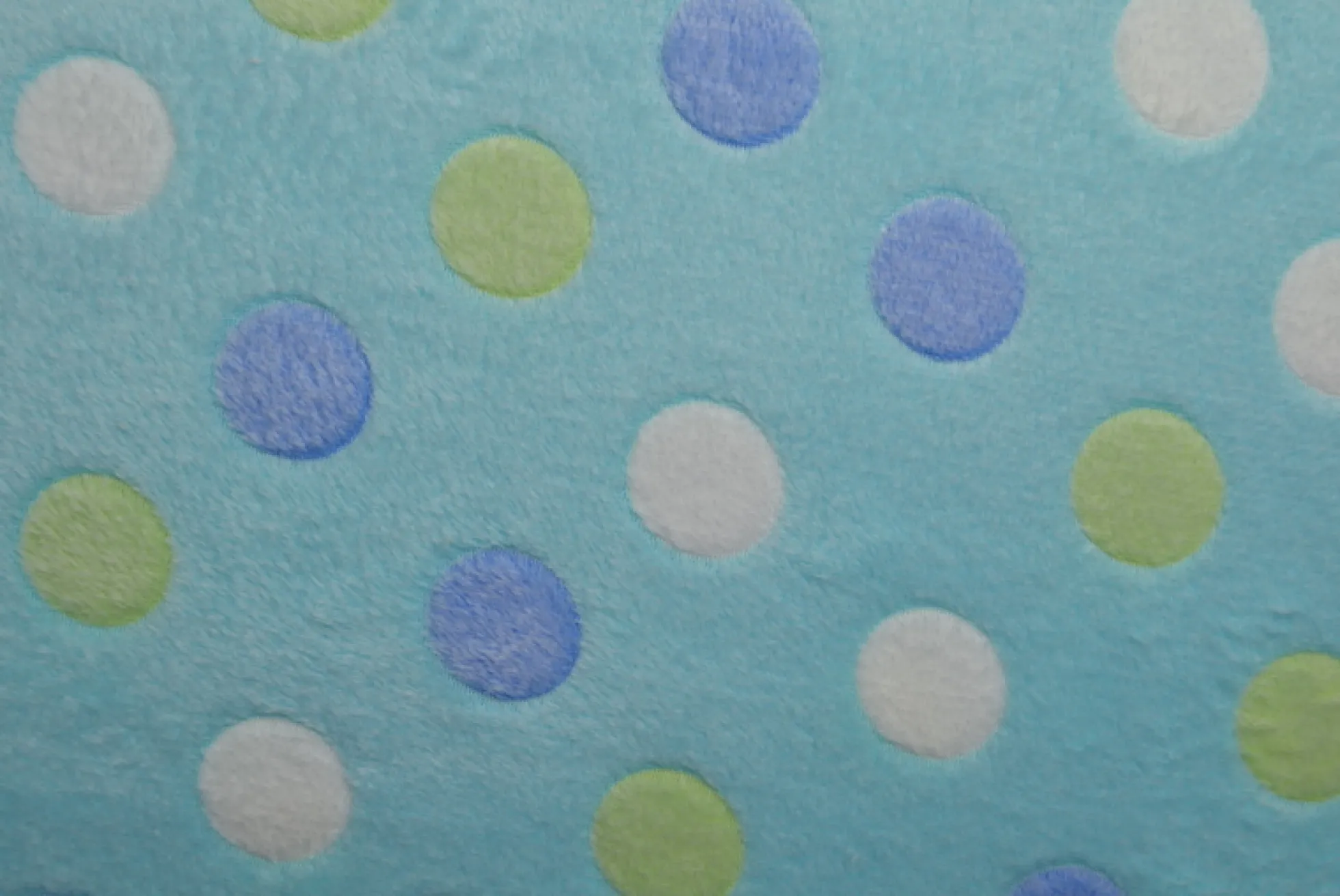 Coral Fleece – Spots on baby blue
