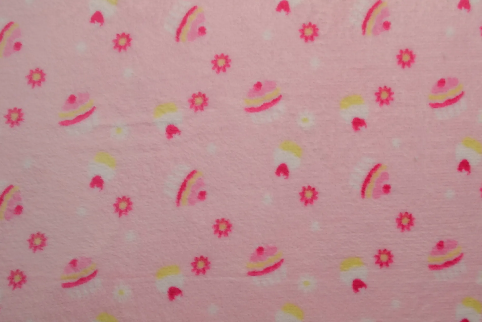 Coral Fleece – Sweet cupcakes pink