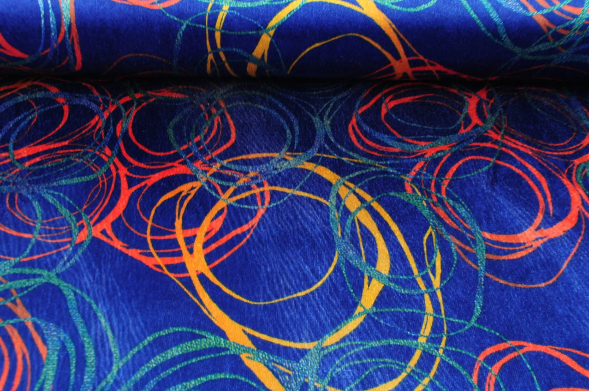 Coupon 100cm x 150cm | Fluweel stretch – Circles on Cobalt