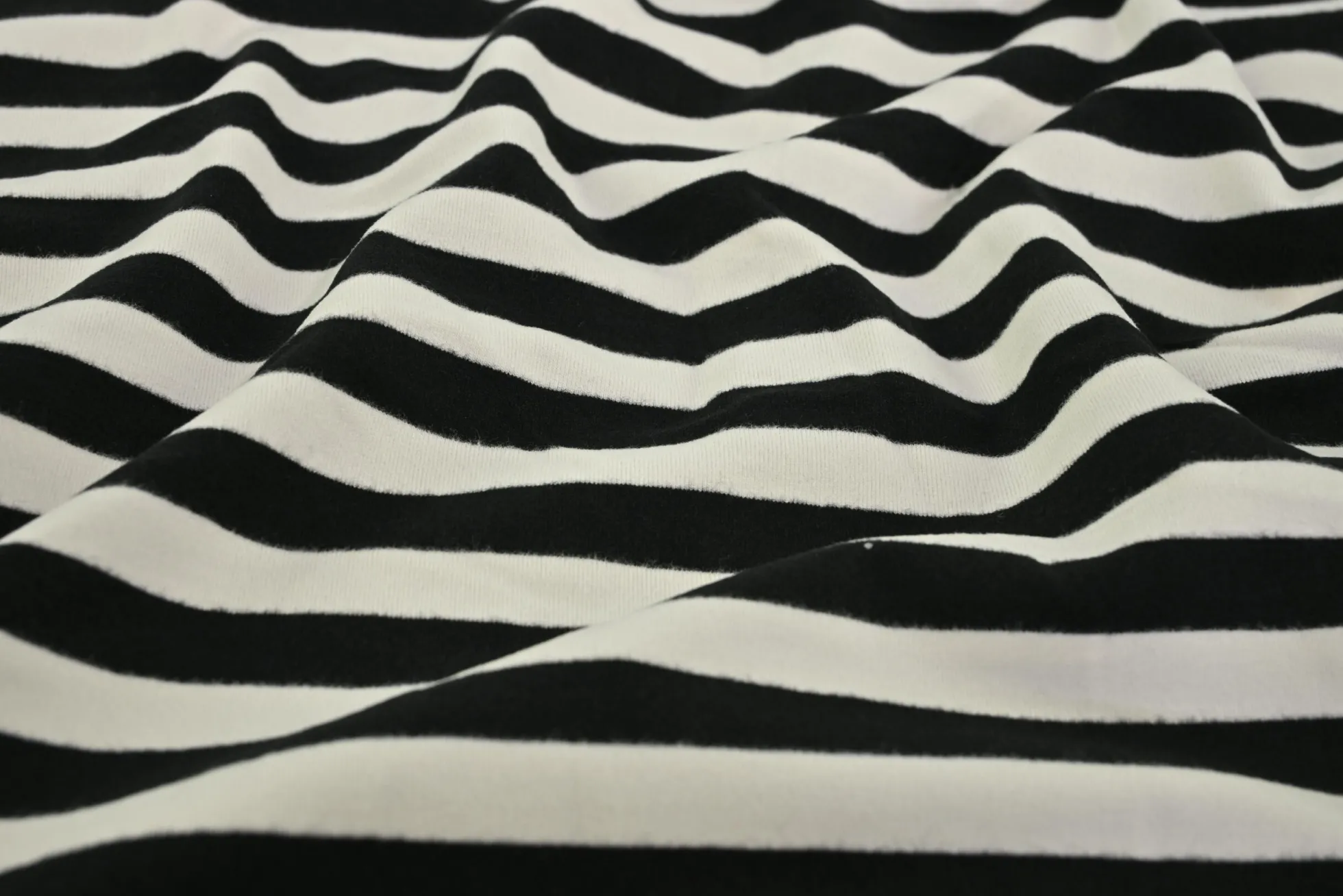 Coupon 60cm x 160cm | Katoen tricot soft touch – Black & off-white stripes