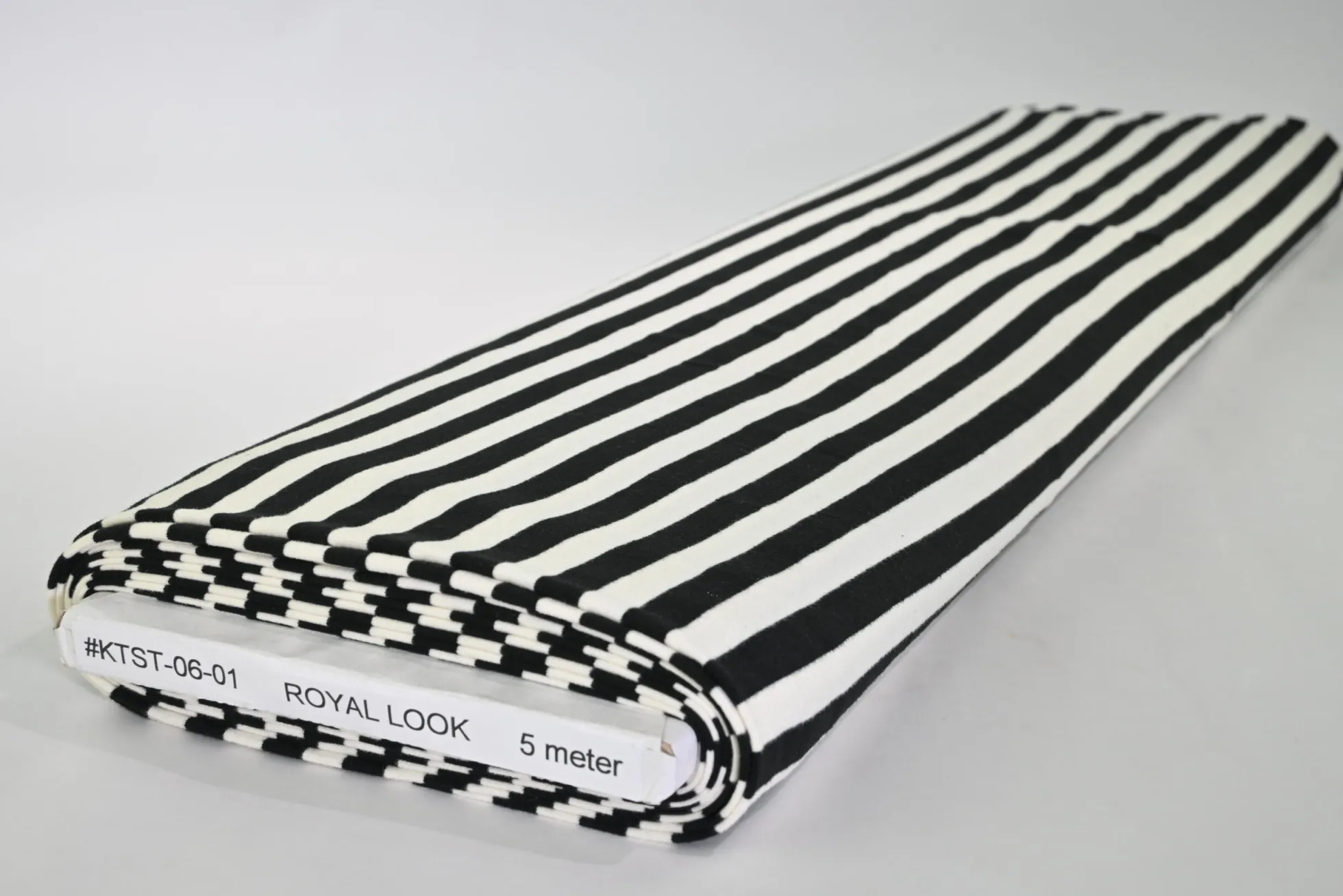 Coupon 60cm x 160cm | Katoen tricot soft touch – Black & off-white stripes