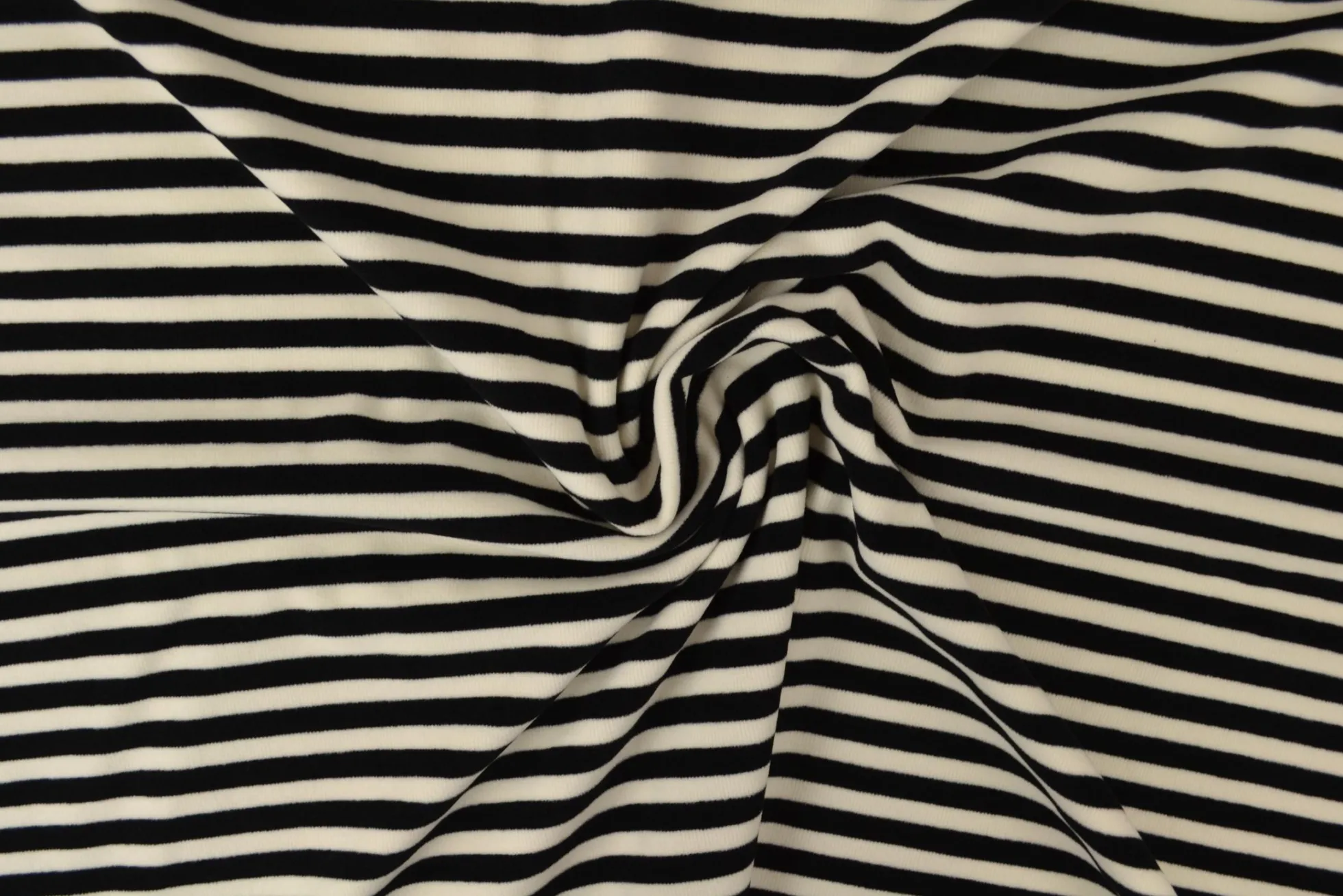 Coupon 50cm x 160cm | Katoen tricot soft touch – Black & off-white stripes