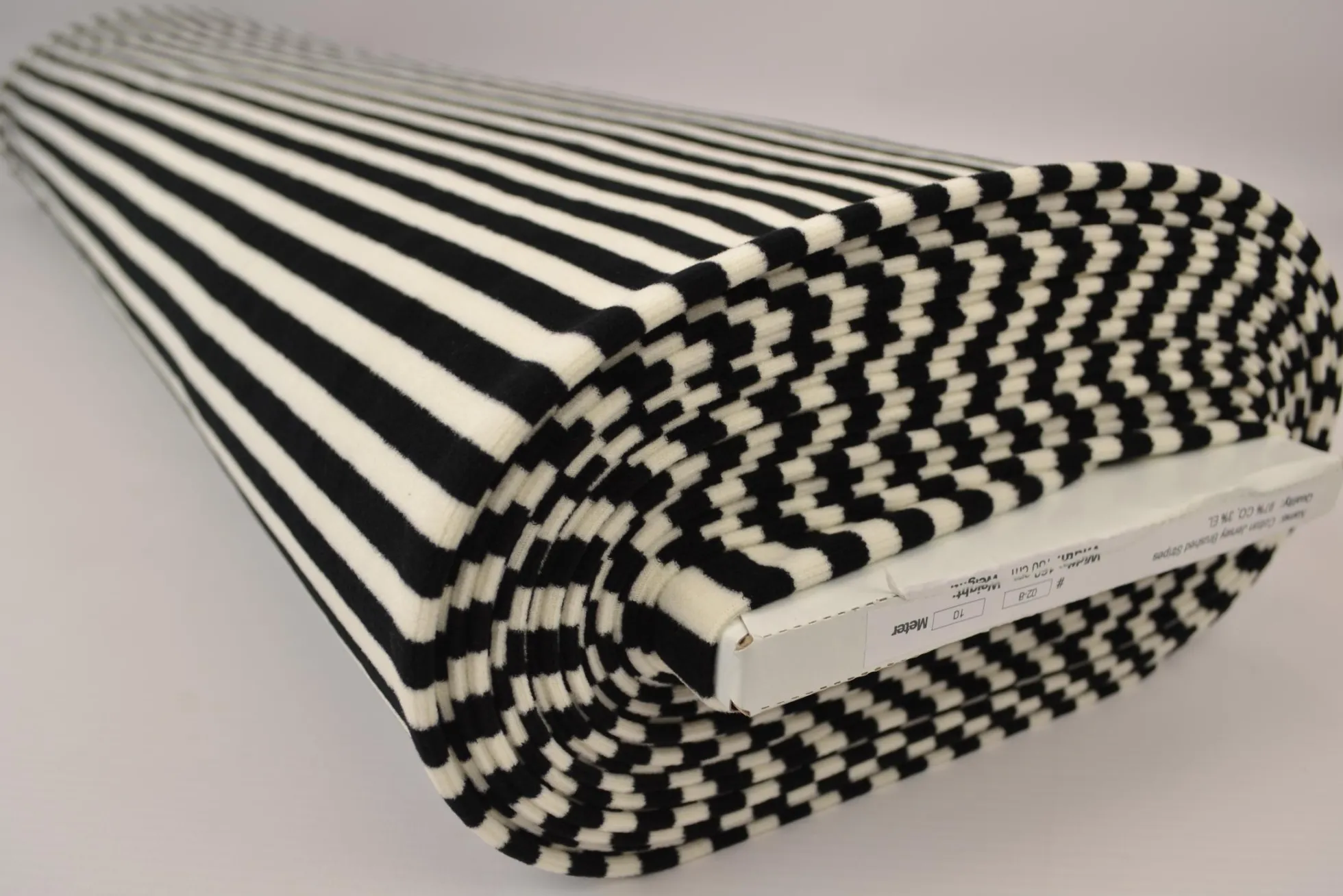 Coupon 50cm x 160cm | Katoen tricot soft touch – Black & off-white stripes