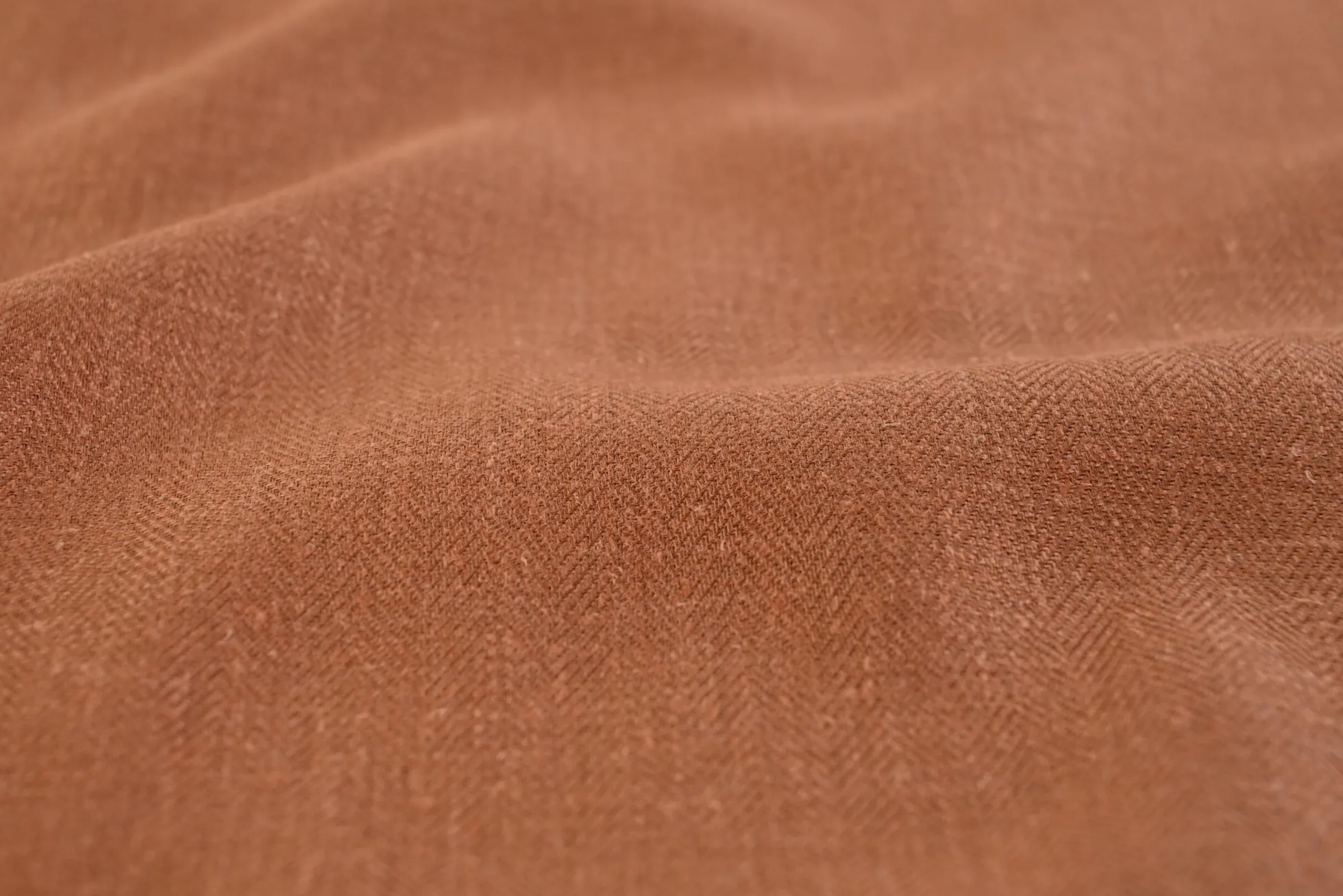 Coupon 100cm x 140cm | Linnen / viscose – Warm brown herringbone