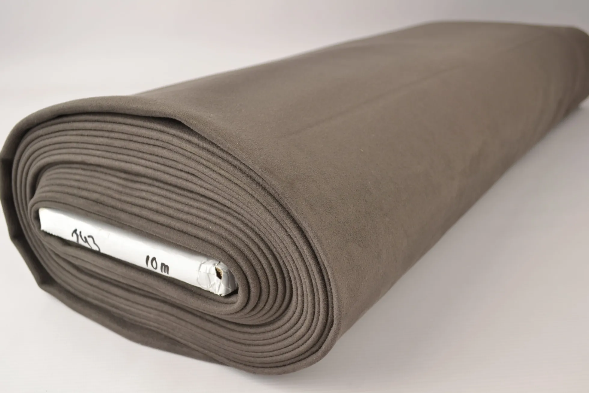 Coupon 130cm x 140cm | Meubelstof – Donker taupe suédelook