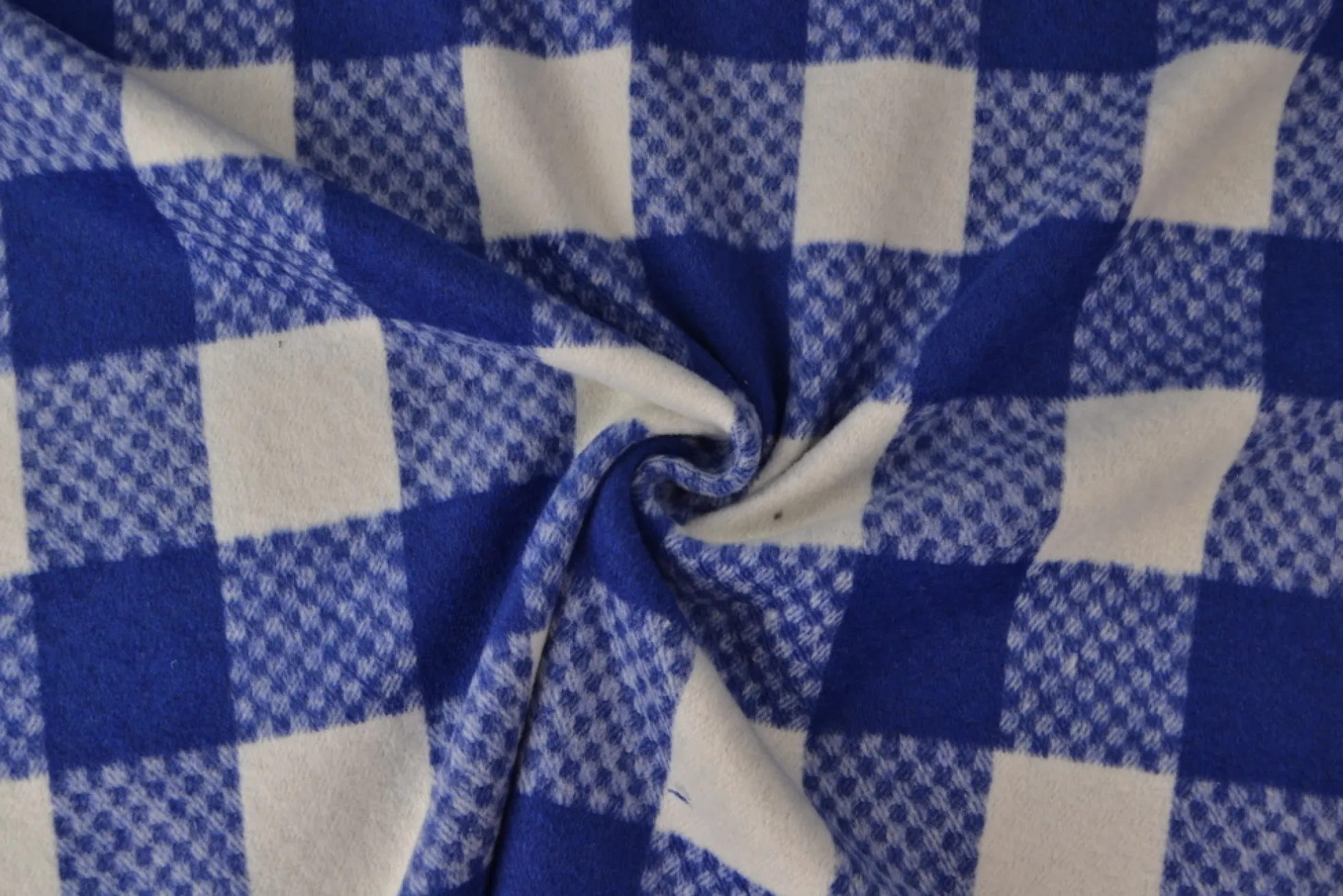 Coupon 60cm x 150cm | Wollen stof – Blauw / wit ruit