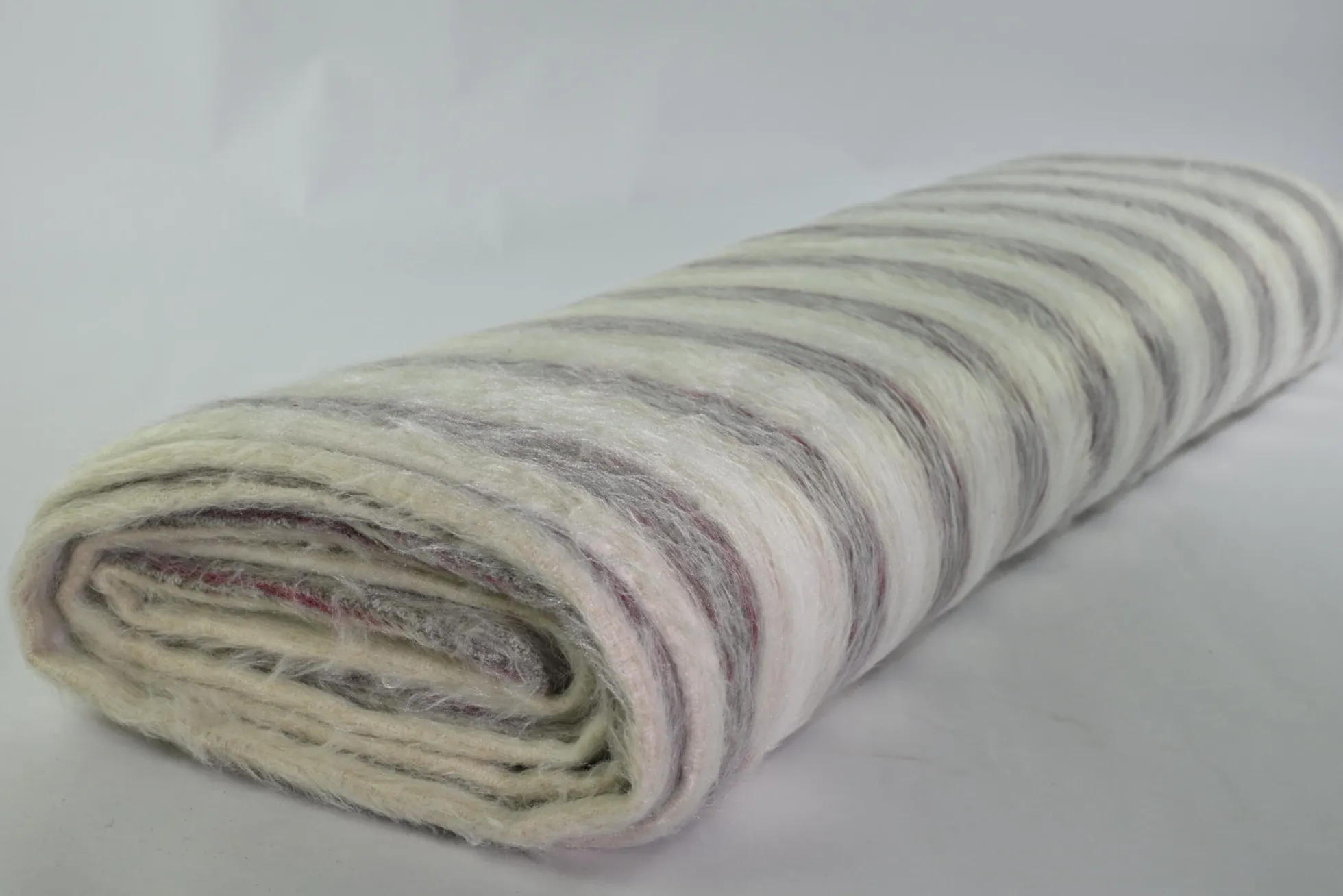 Coupon 100cm x 150cm | Wollen stof – Creme gestreept hoogpolig