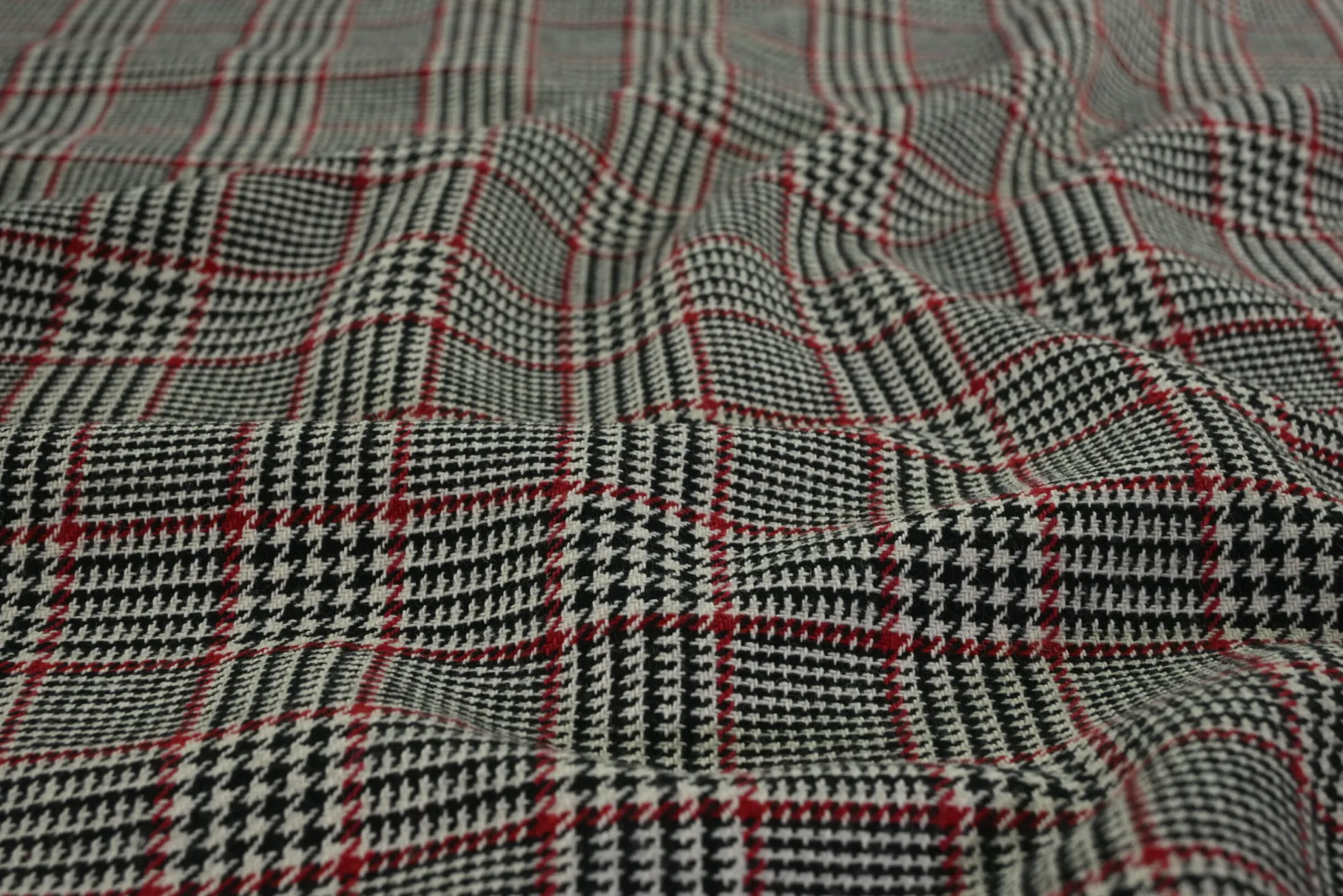 Coupon 80cm x 150cm | Wollen stof – Glencheck rood & zwart