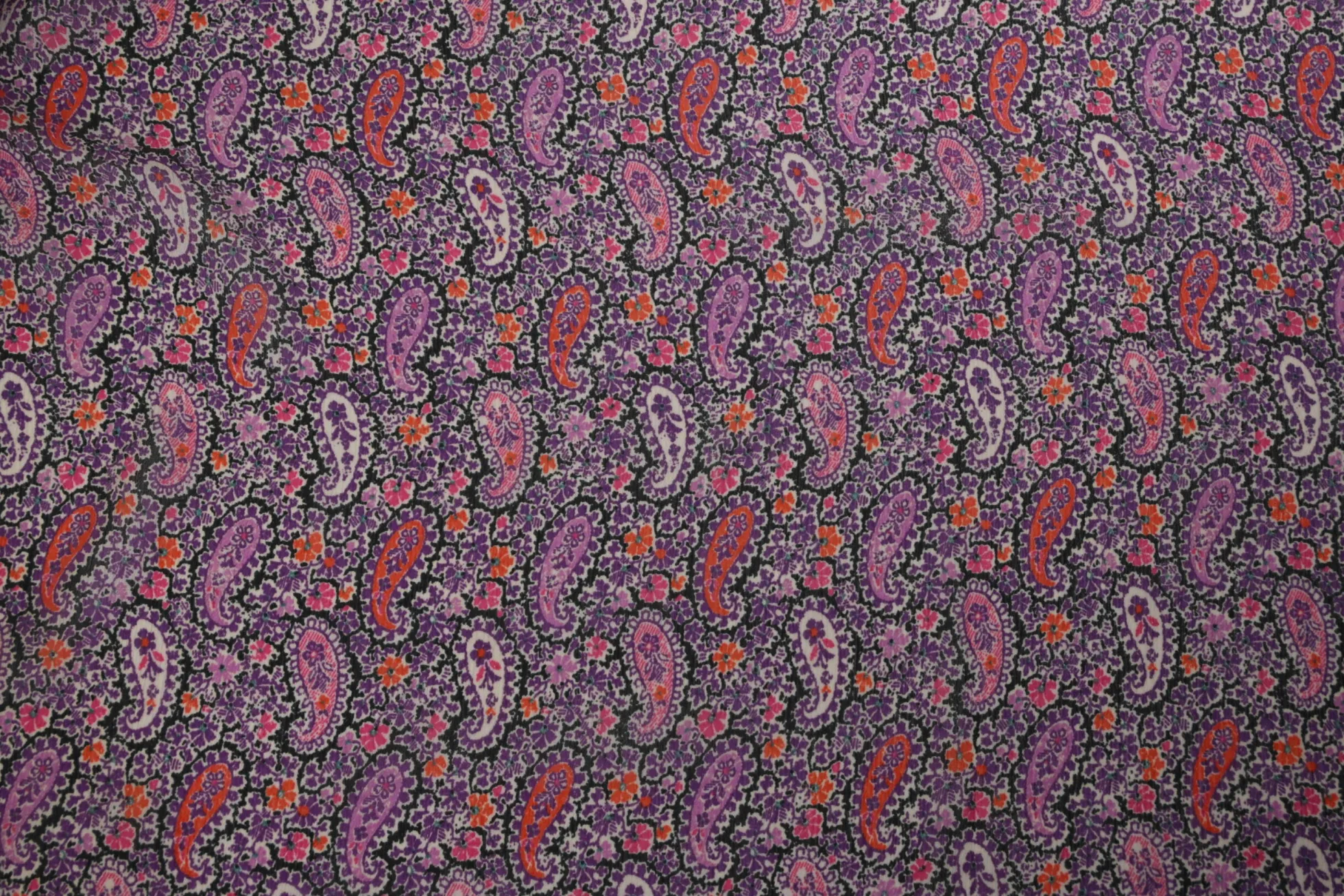 Crinkle chiffon – Purple paisley