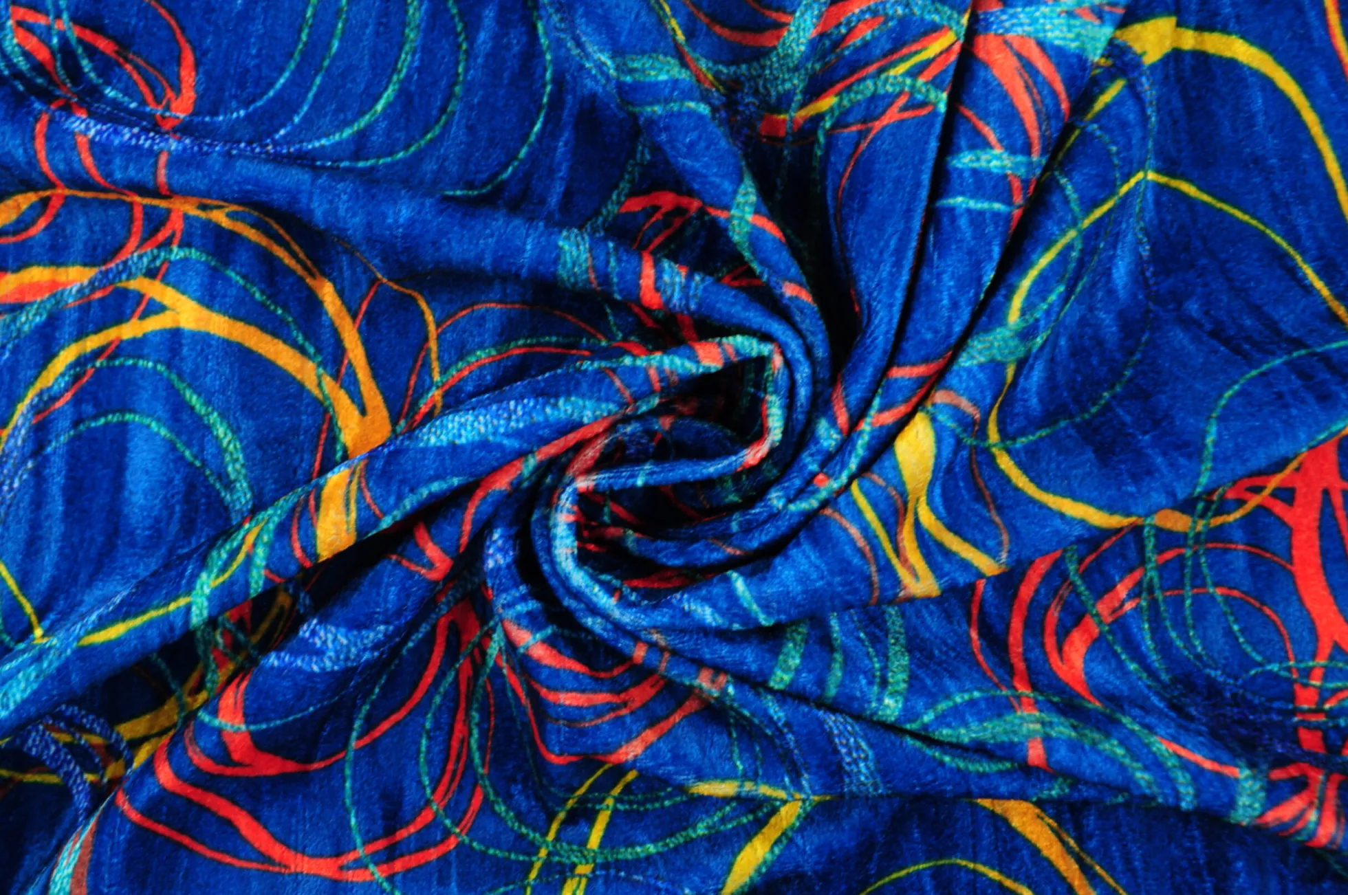 Fluweel stretch – Circles on dark petrol crushed look