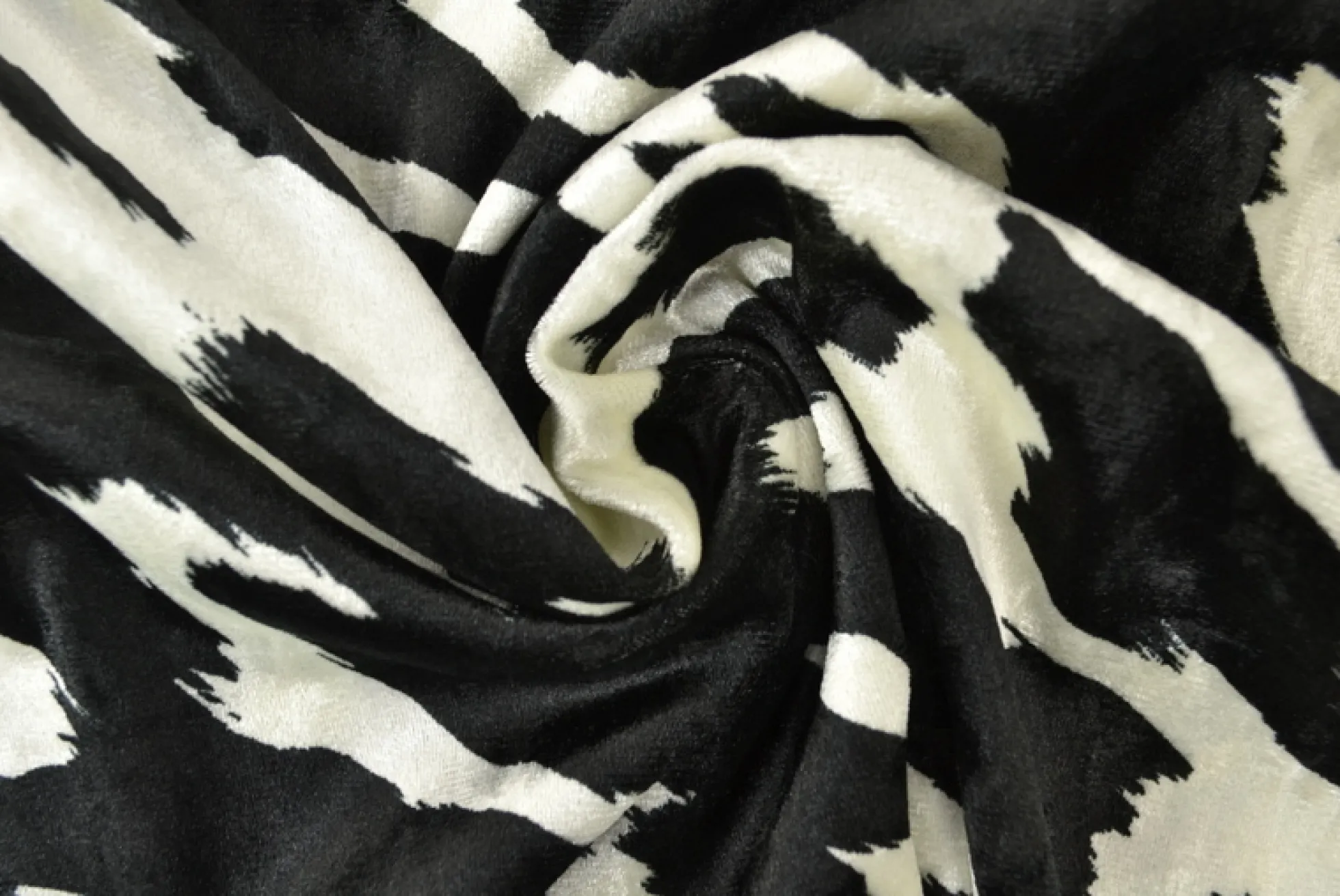 Fluweel stretch – Faded spots offwhite