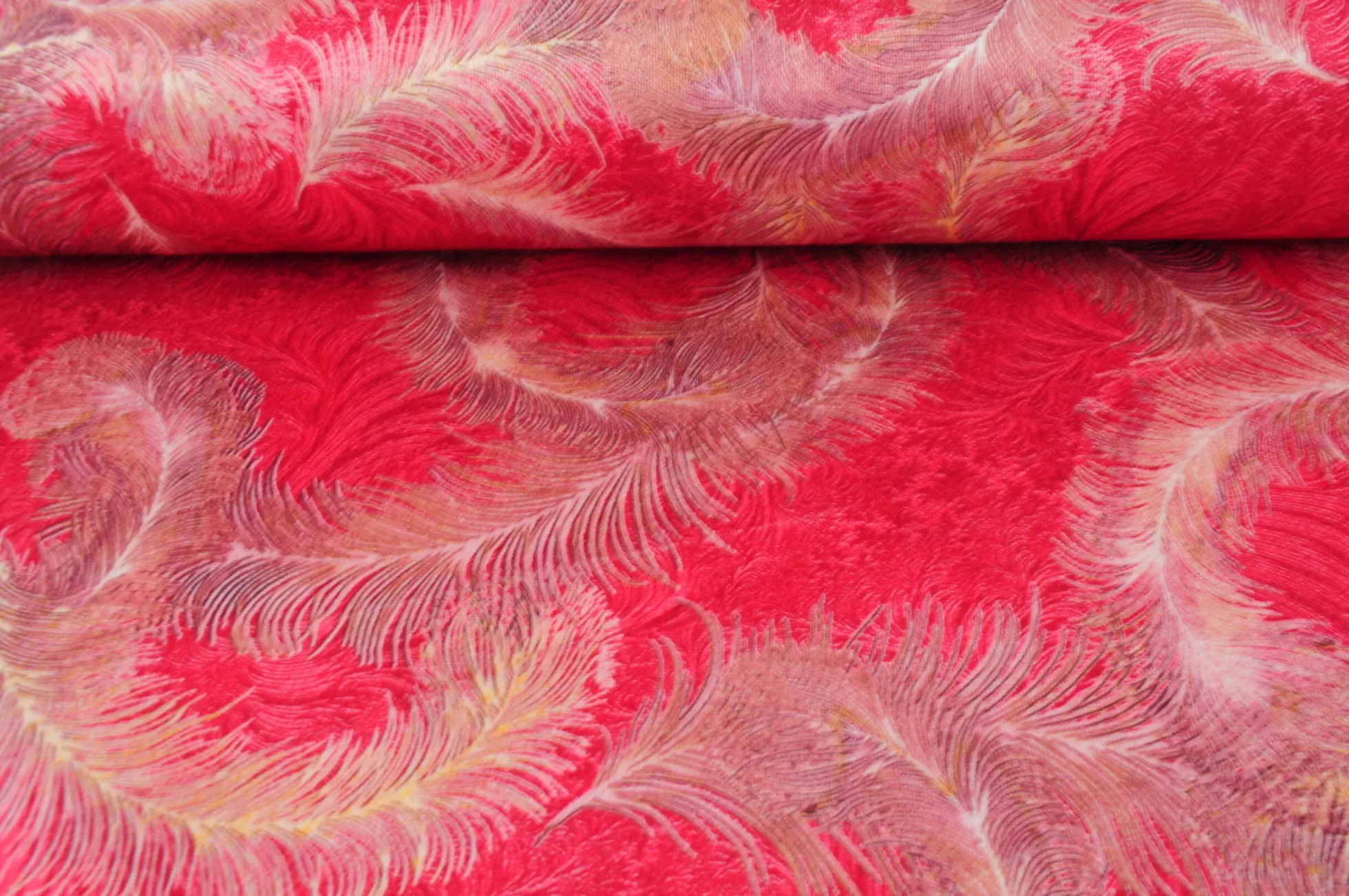 Fluweel stretch – Feather on fuchsia