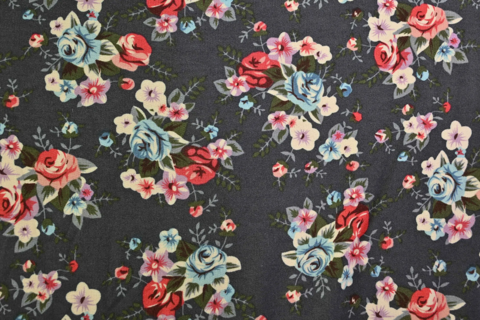 French terry – Charcoal Vintage Rose Bouquet