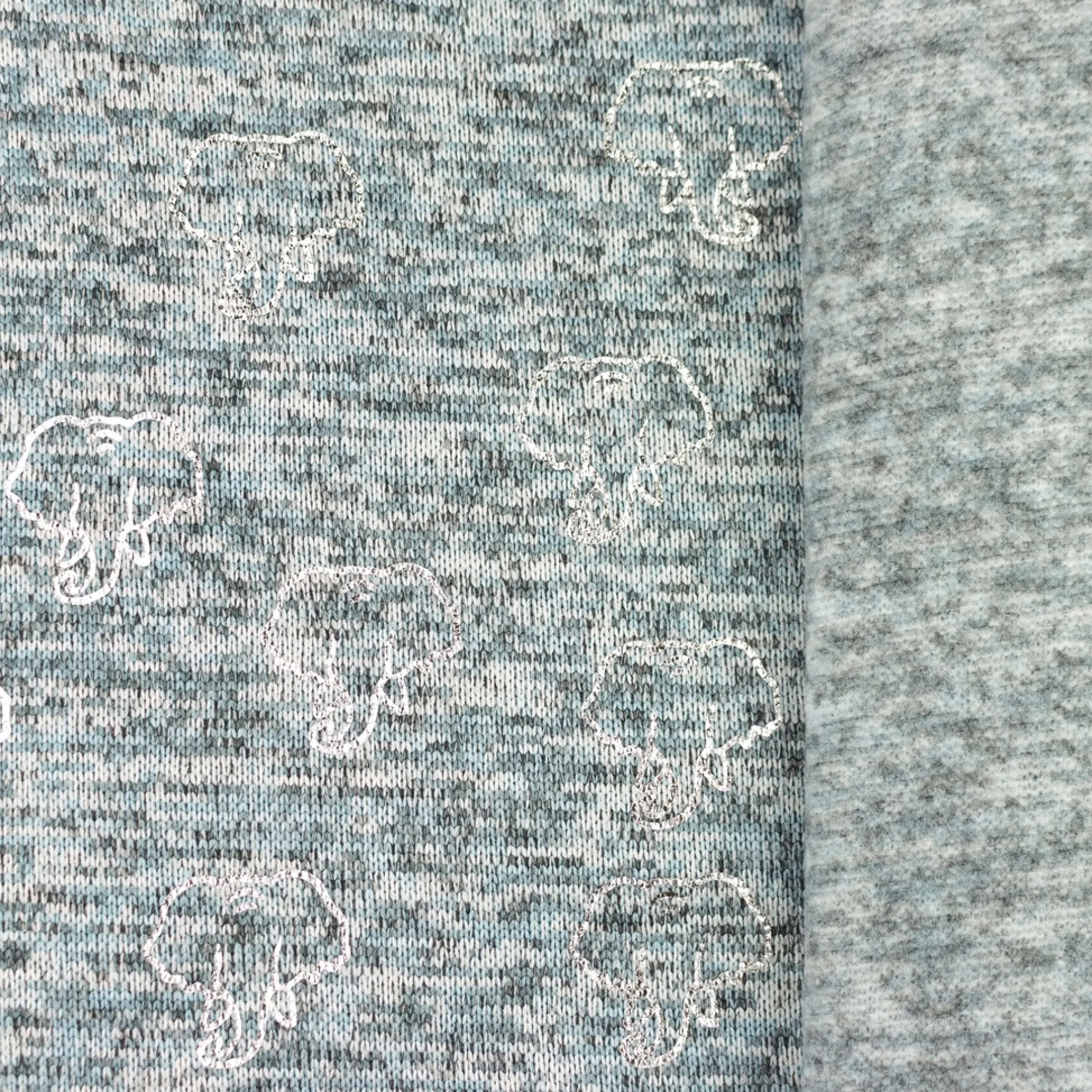 Gebreide sweaterstof – Lichtgrijs olifantjes