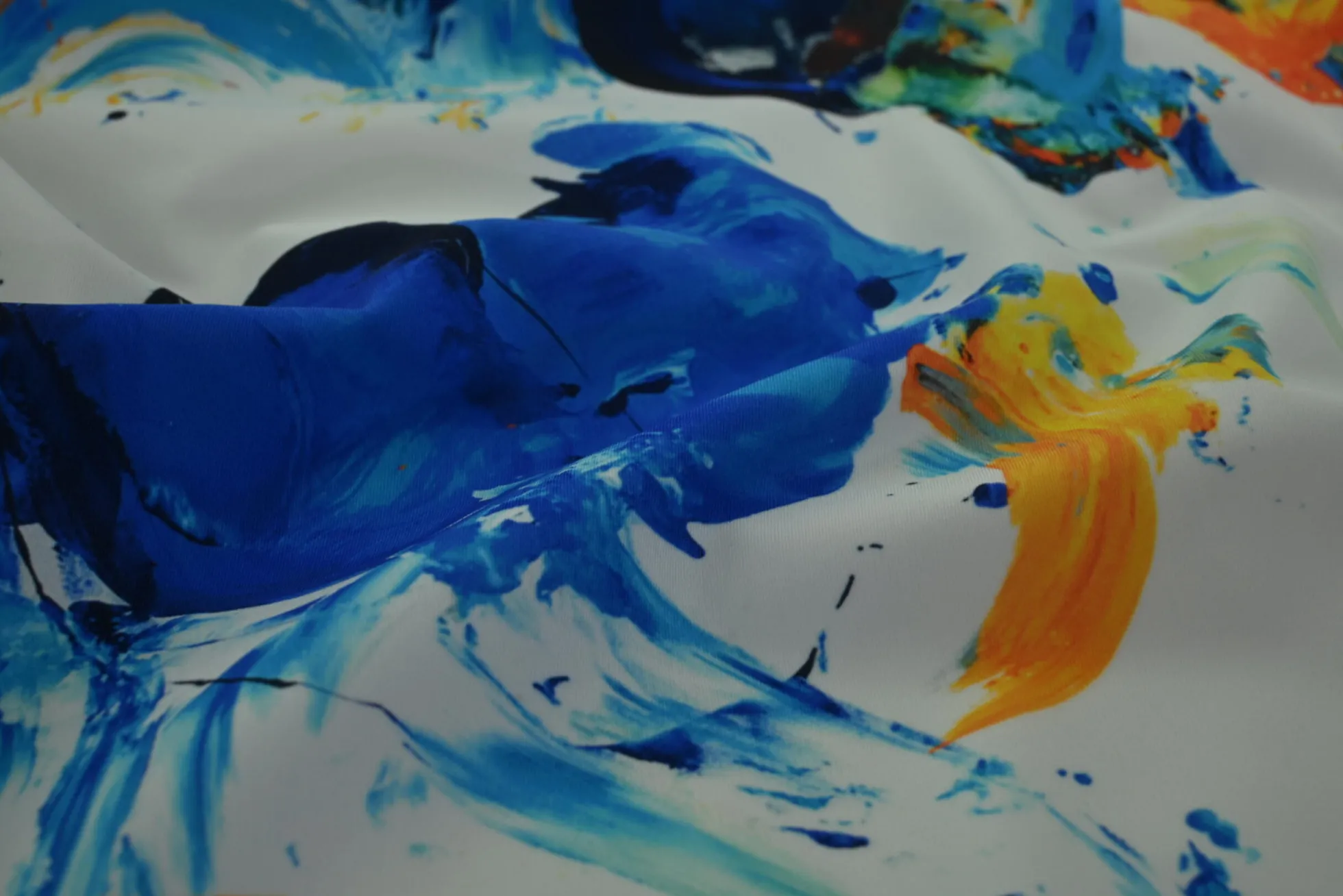 Heavy travelstof – Blue paint on offwhite