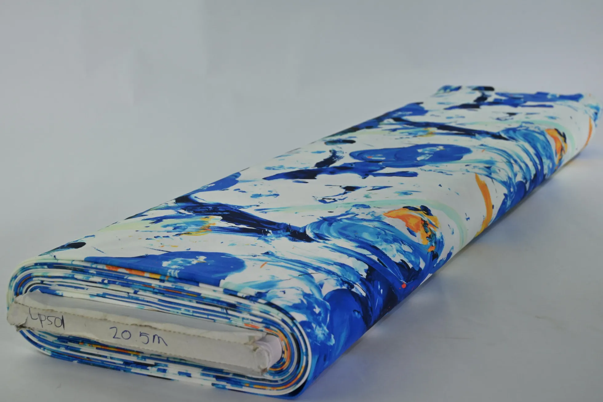 Heavy travelstof – Blue paint on offwhite