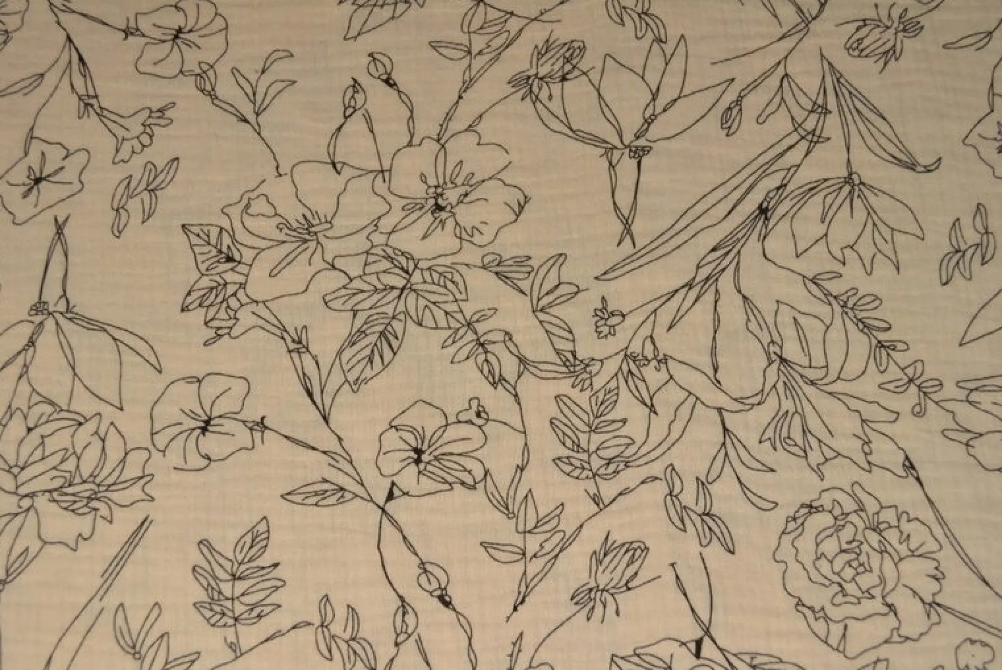 Hydrofiel / Mousseline – Floral lijntekening champagne