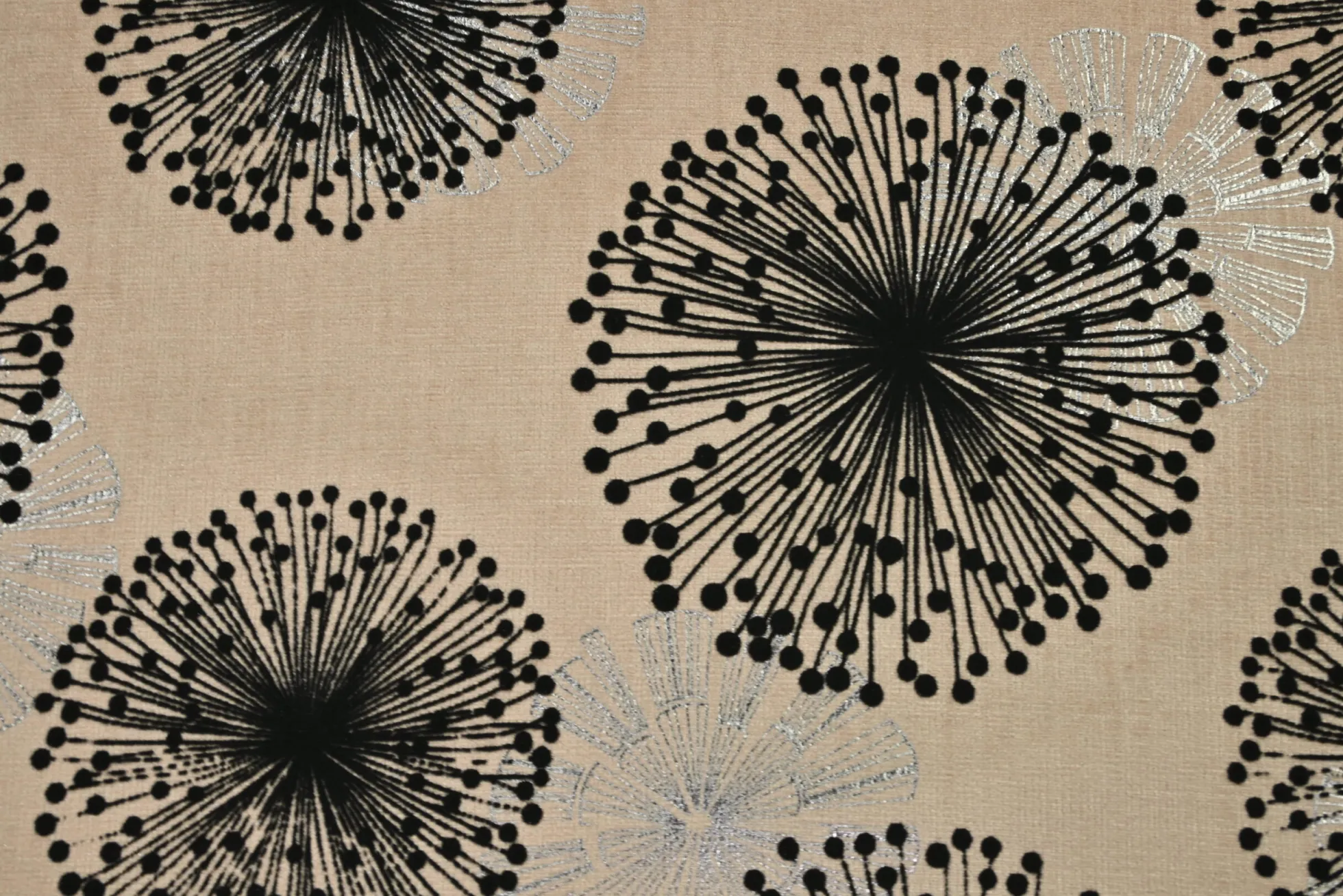 Jacquard Gobelin – Dandelion black on sand