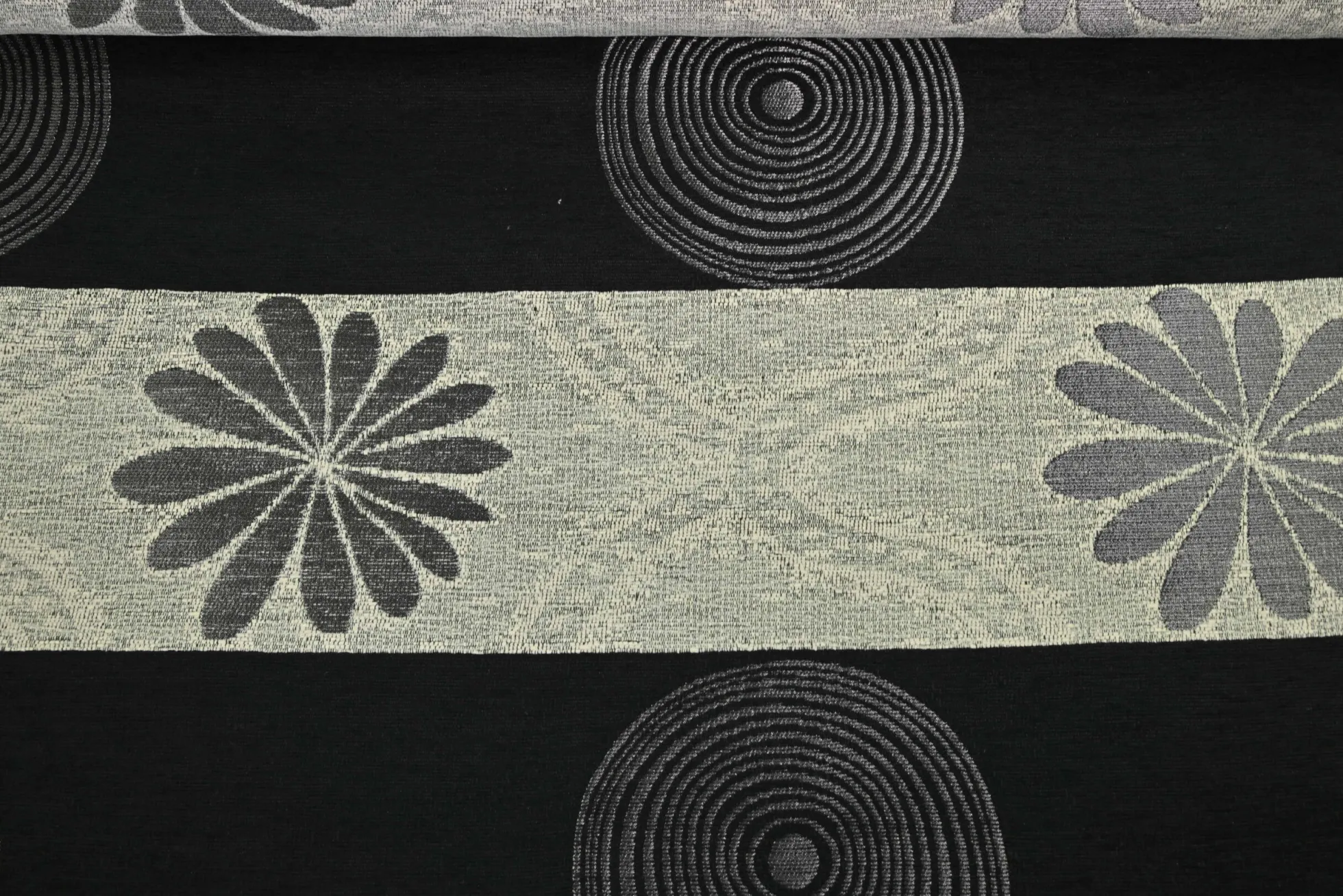 Jacquard Gobelin – Graphic flower black