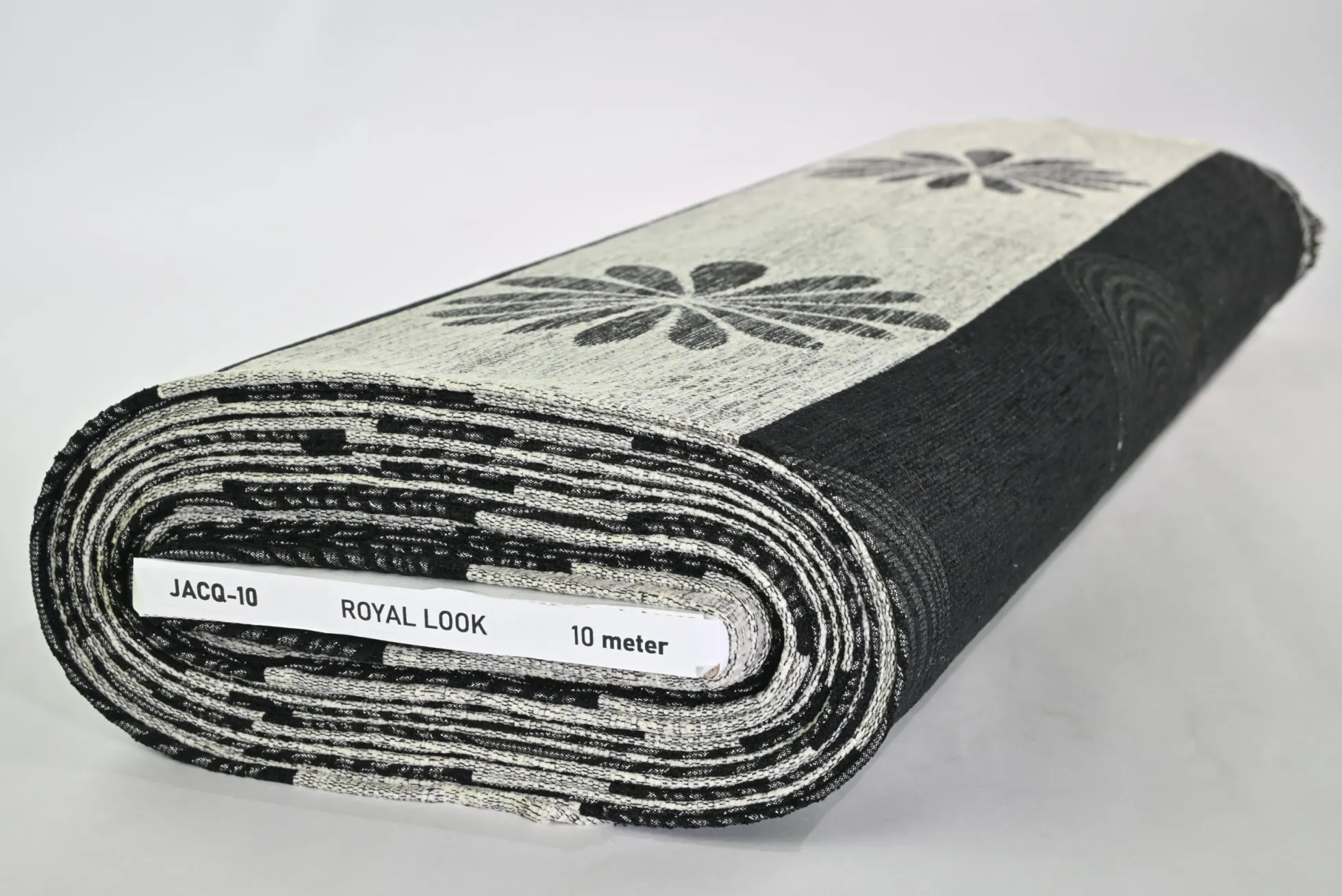 Jacquard Gobelin – Graphic flower black