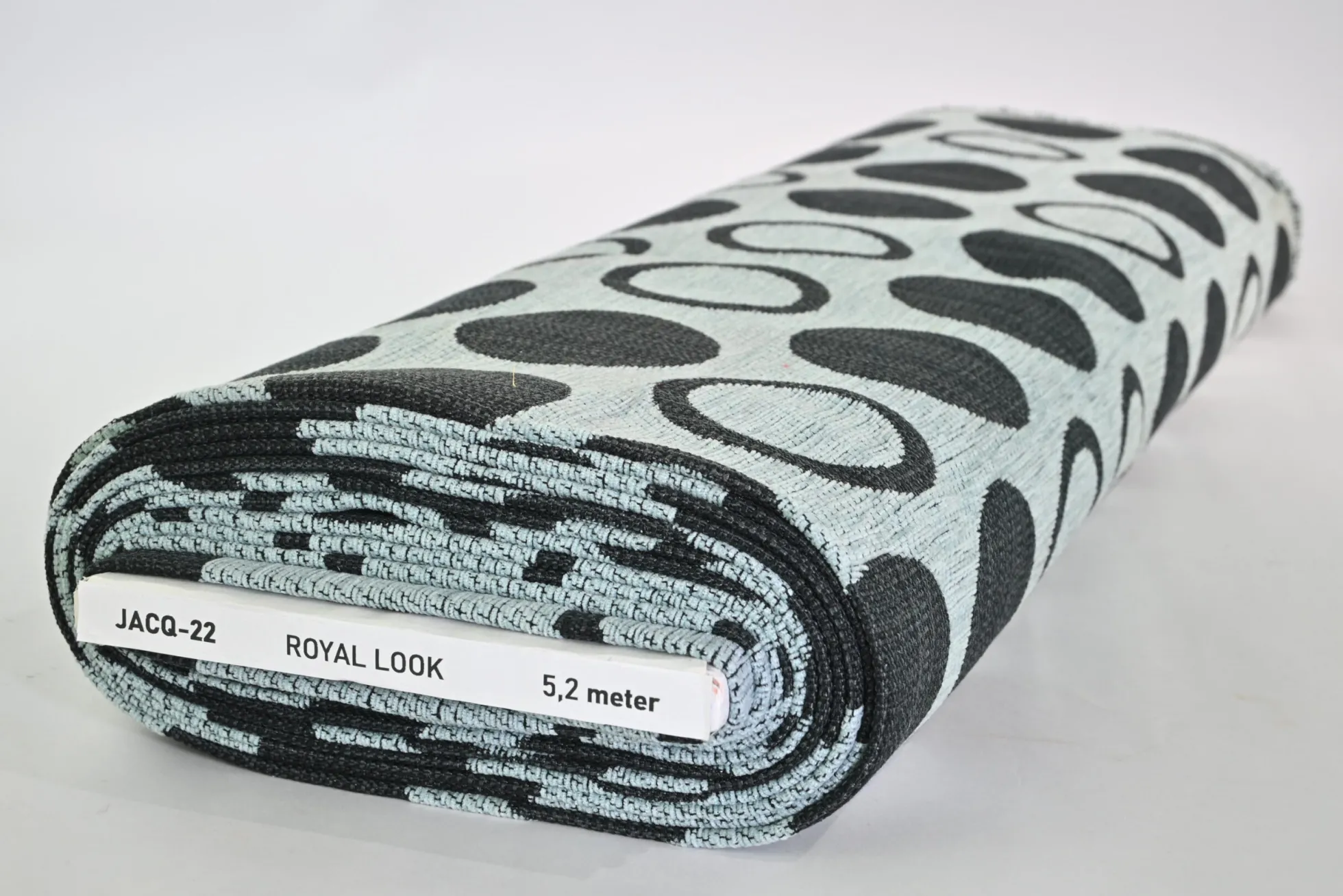 Jacquard Gobelin – Grey dot black