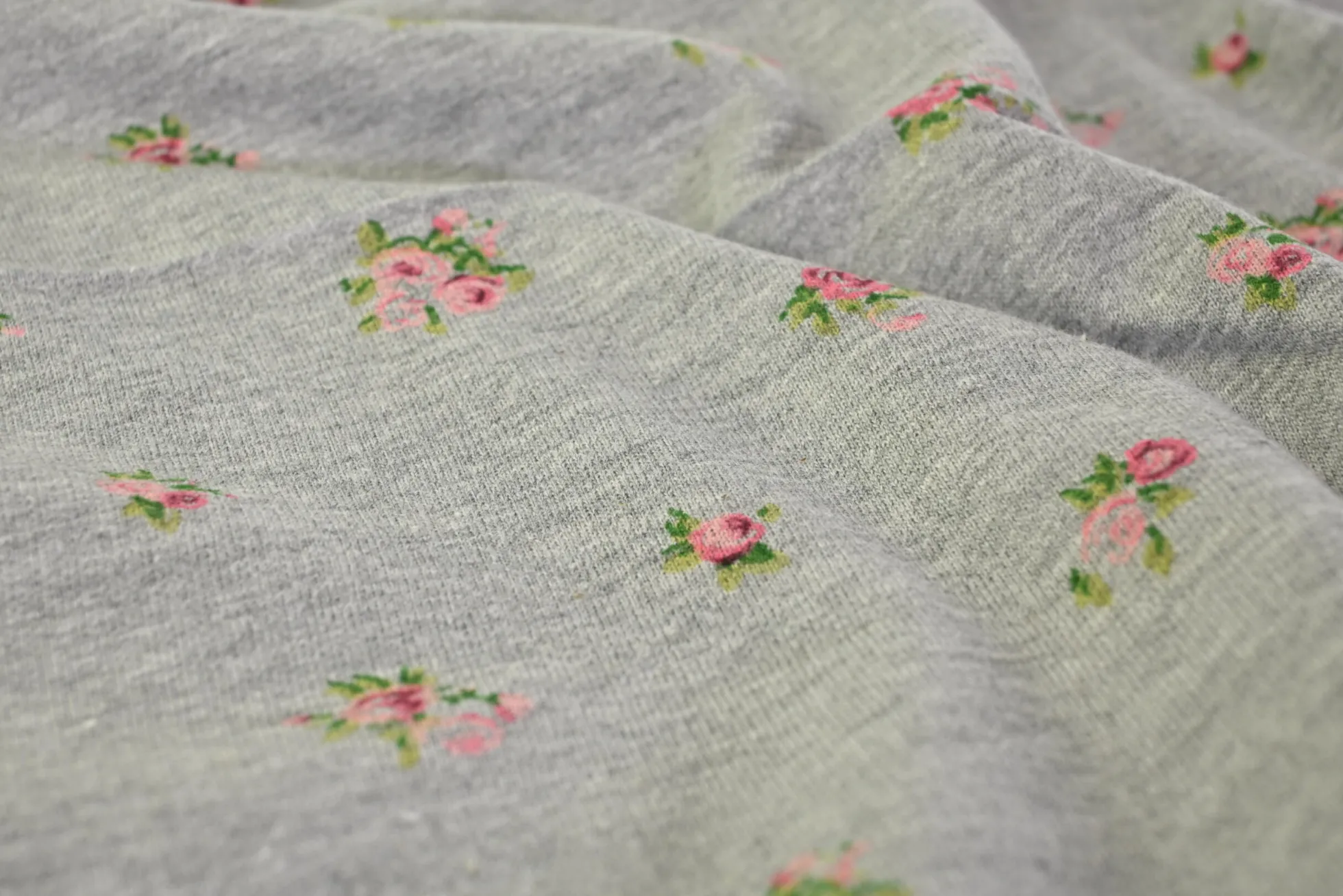 Jogging – Roses on grey melange