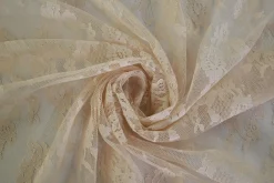 Kant – Huidskleur bloemen