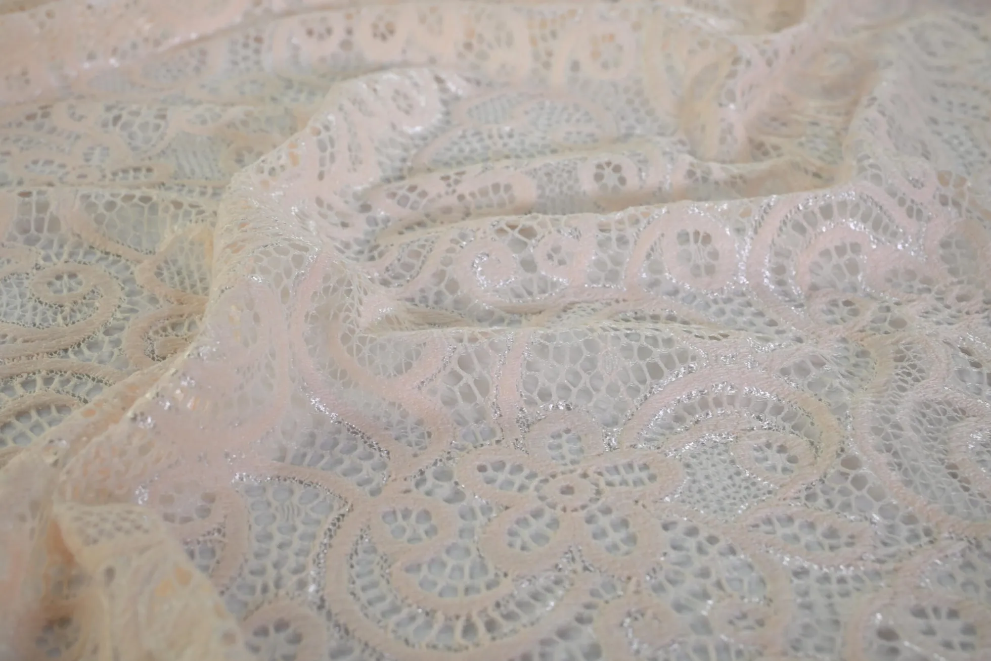 Kant – Lichtzalm paisleybloem shiny