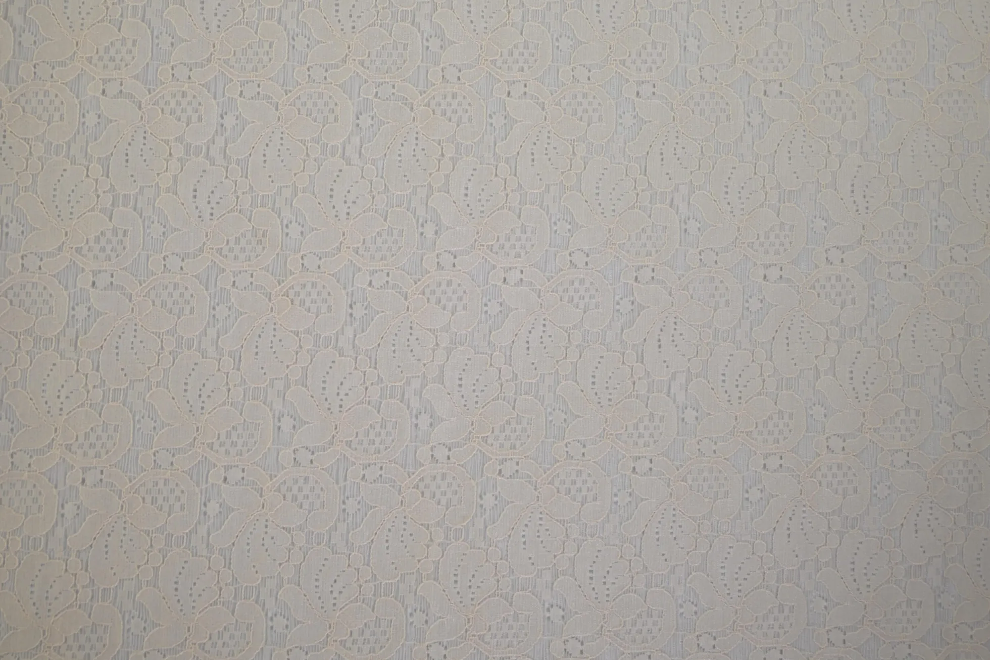 Kant – Lichtzalm paisleybloemen shiny