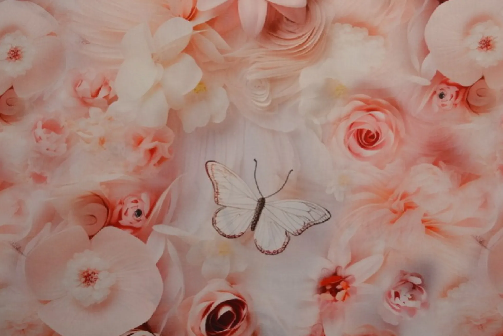 Katoen poplin digitaal – Roses & butterflies salmon