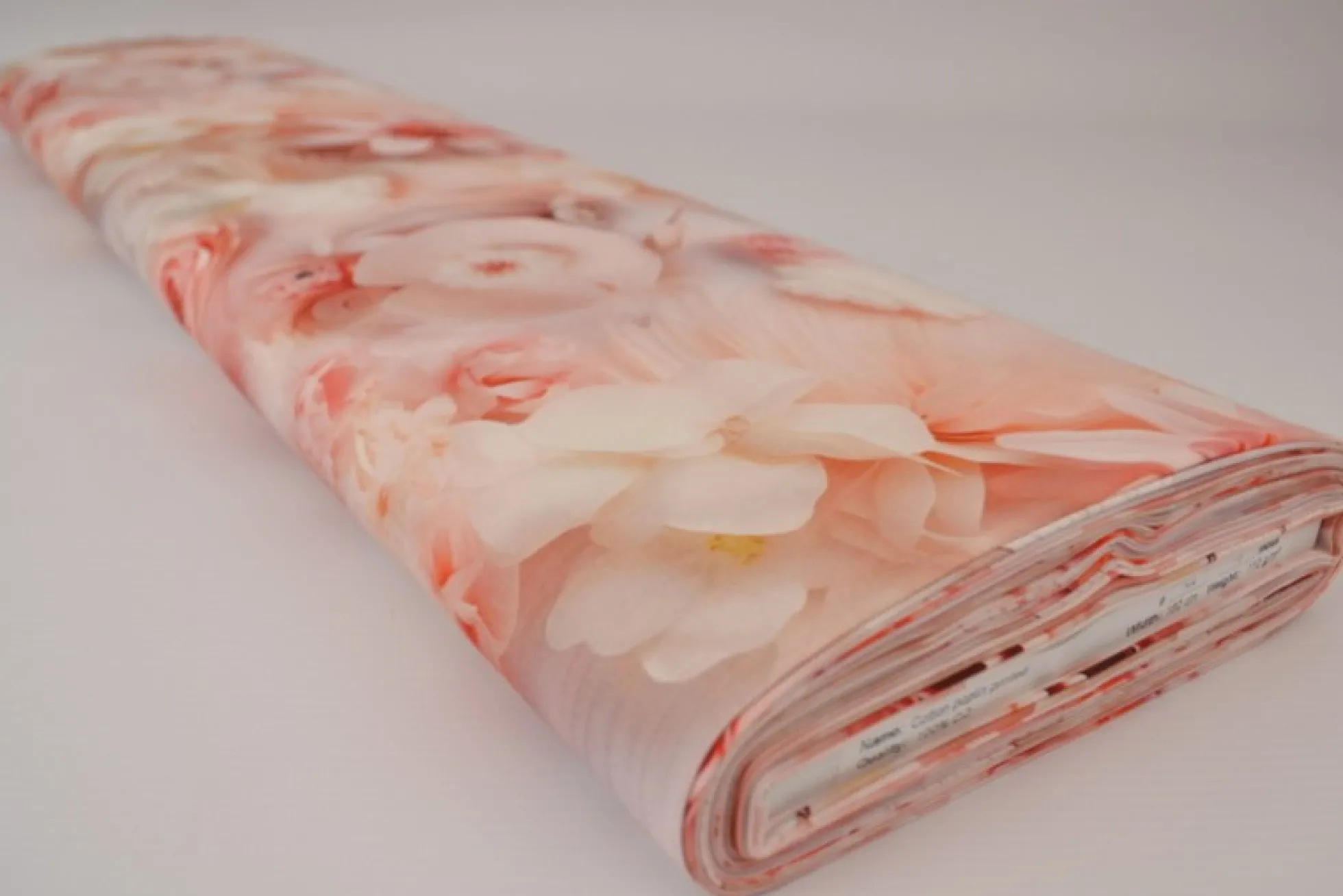 Katoen poplin digitaal – Roses & butterflies salmon