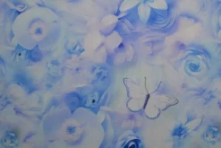 Katoen poplin digitaal – Roses & butterflies blue