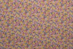 Katoen poplin – Drukke kleurrijke bloemenprint roze en geel